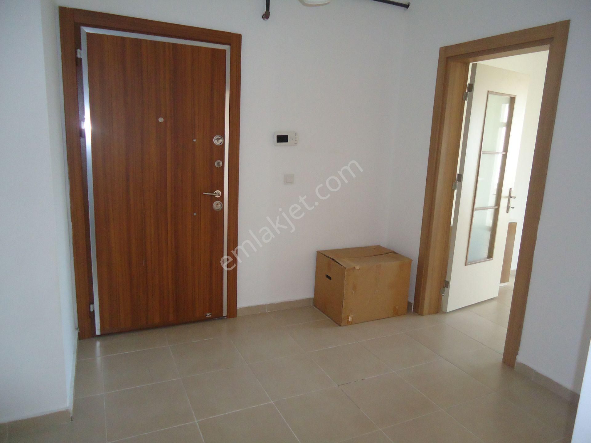 Krc'den Uzun Bloklarda Manzaralı Kiralık 3+1 Daire - Görsel 4
