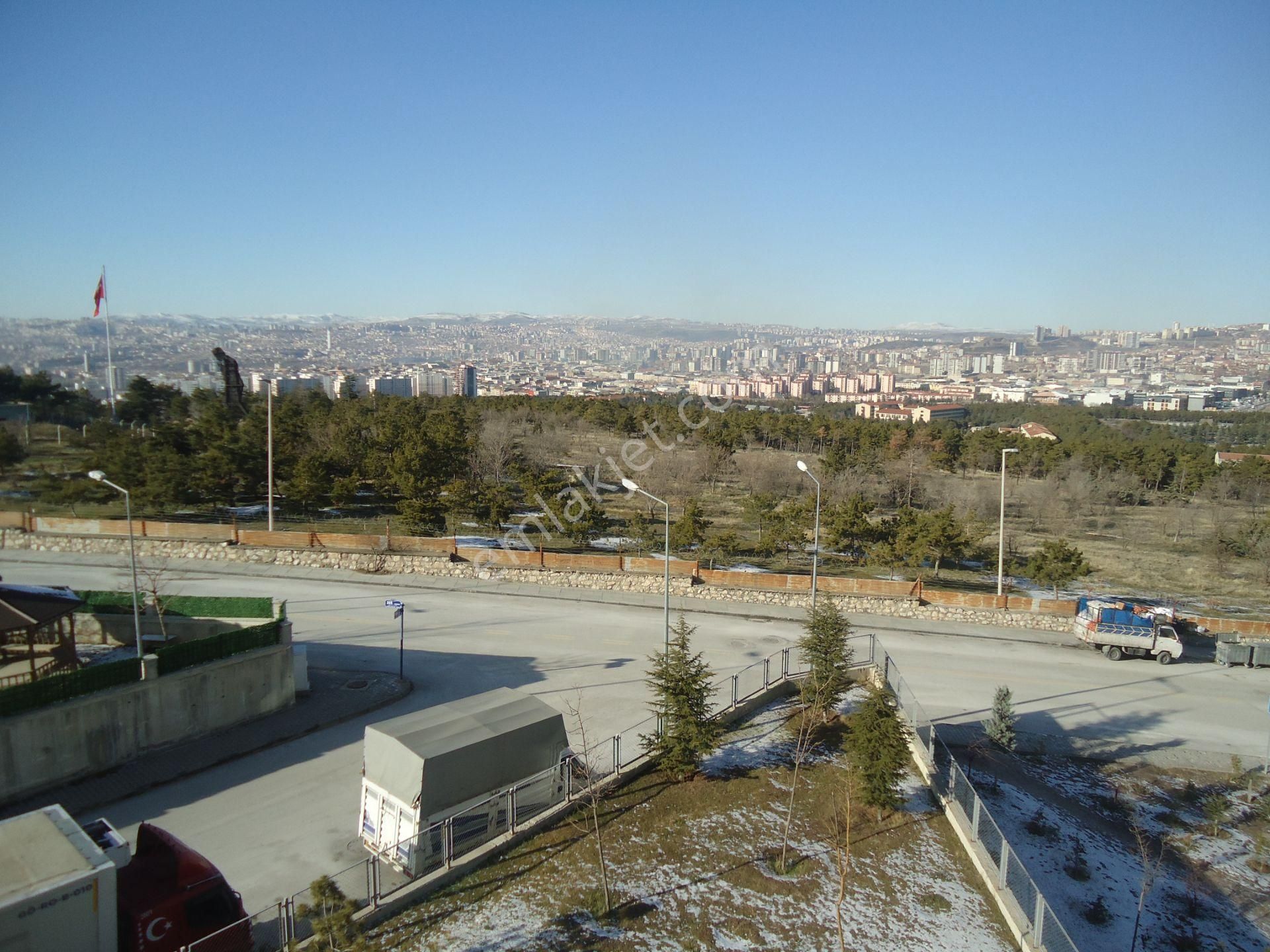 Krc'den Uzun Bloklarda Manzaralı Kiralık 3+1 Daire - Görsel 17