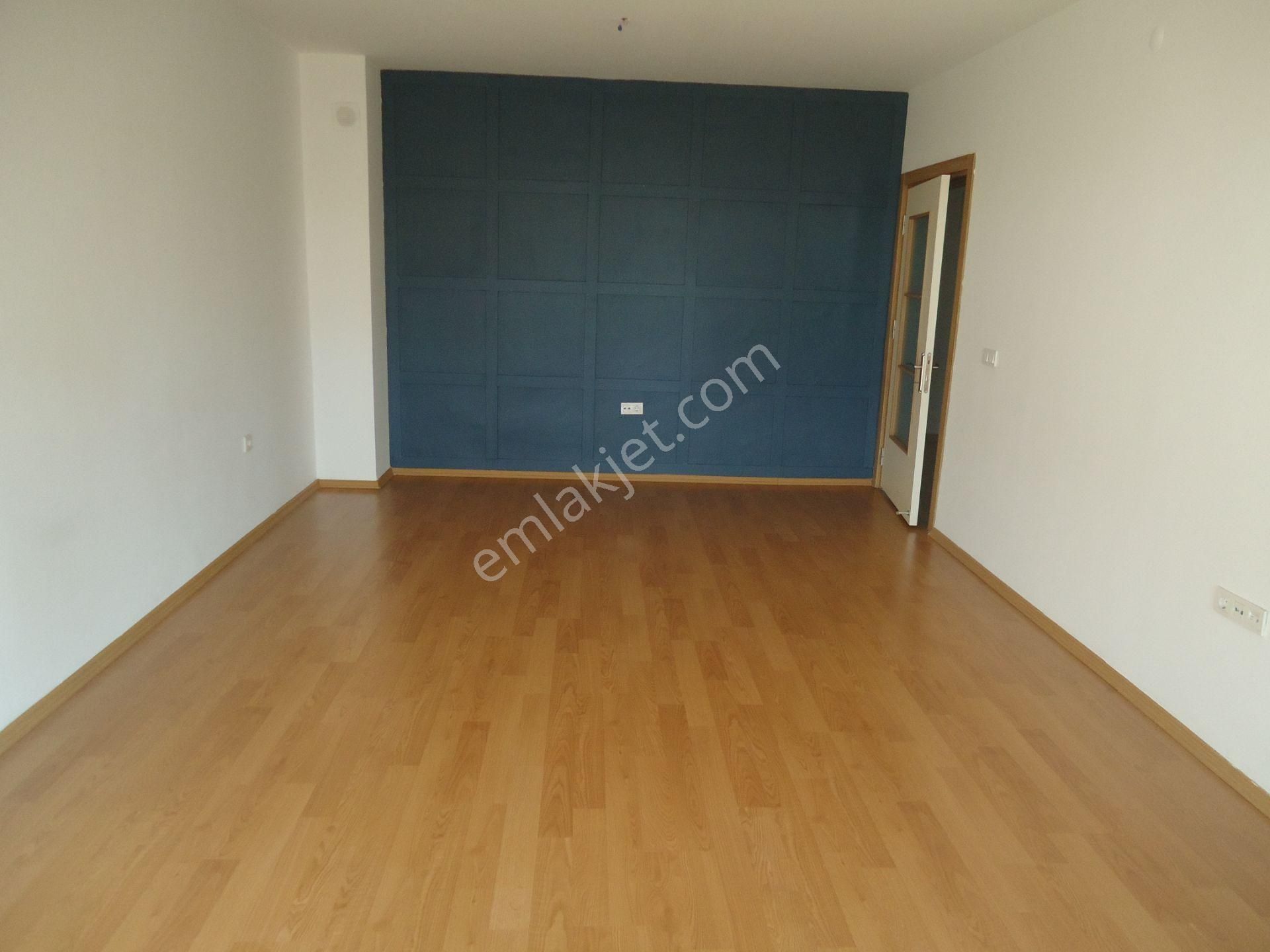 Krc'den Uzun Bloklarda Manzaralı Kiralık 3+1 Daire - Görsel 12