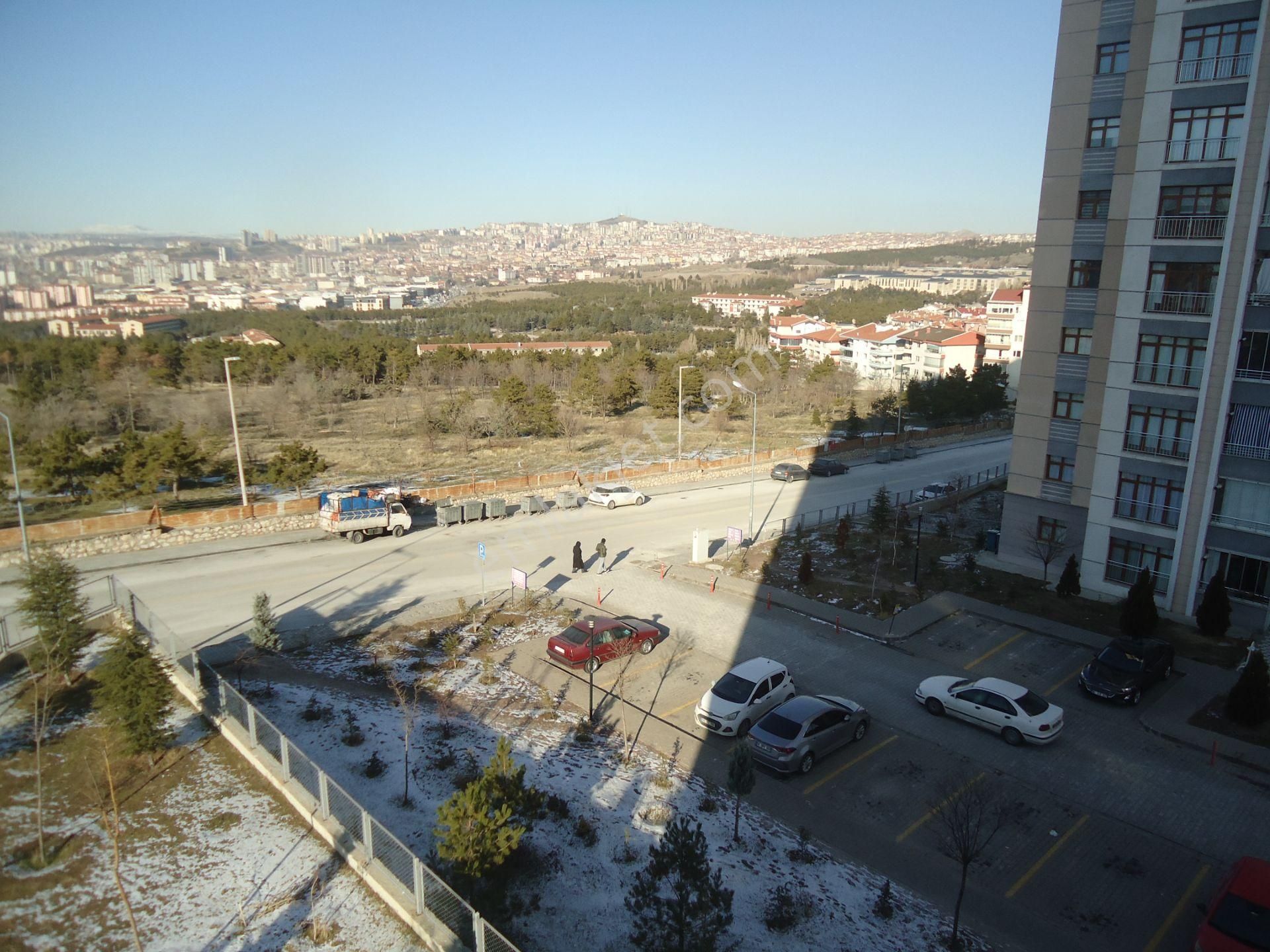 Krc'den Uzun Bloklarda Manzaralı Kiralık 3+1 Daire - Görsel 18
