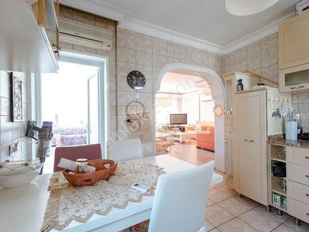 Güzeloba 'da Havuzlu Güvenlikli Site İçerisinde 5+1 Tripleks Villa - Görsel 8