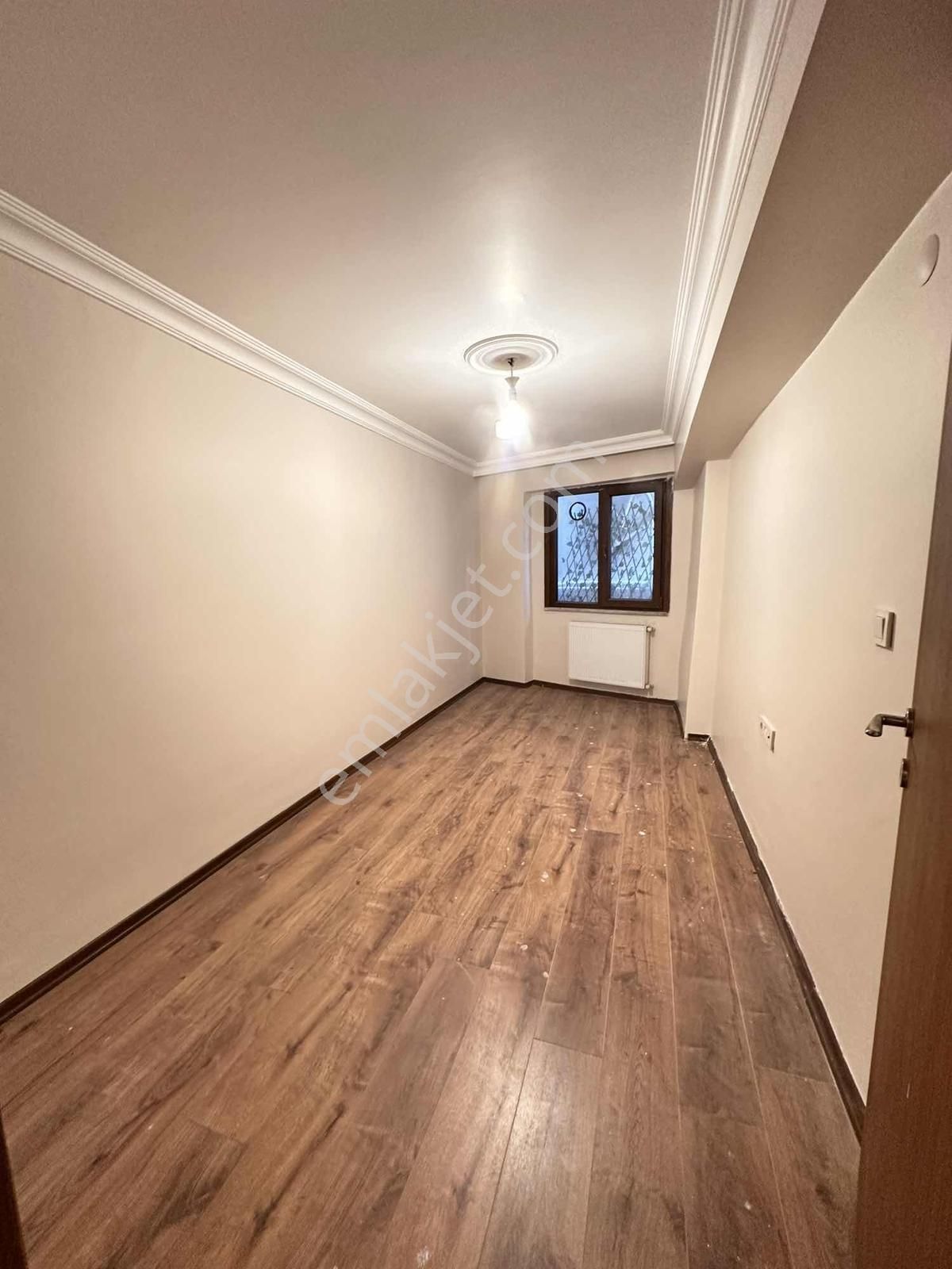 Novas'dan Ferah Kullanışlı 1+1 Metro-metrobüs 8 Dk Merkezi Konum - Görsel 6