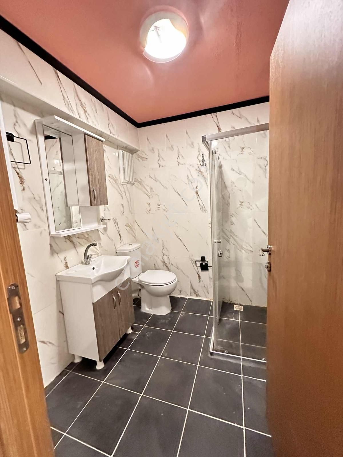 Novas'dan Ferah Kullanışlı 1+1 Metro-metrobüs 8 Dk Merkezi Konum - Görsel 2