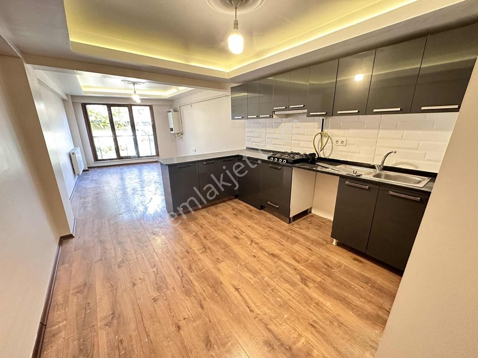 Novas'dan Ferah Kullanışlı 1+1 Metro-metrobüs 8 Dk Merkezi Konum - Görsel 10