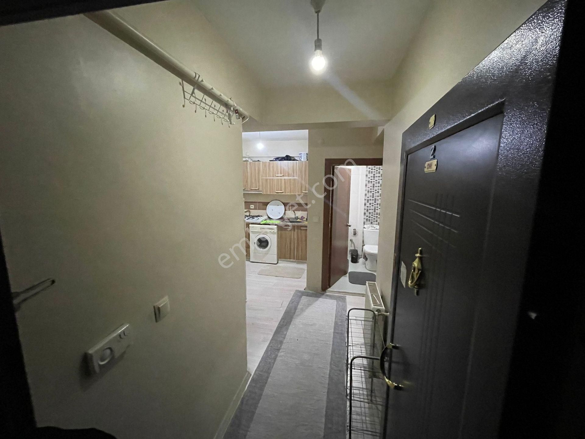 Ful Eşyalı Merkezi Konumda Ayrı Mutfaklı Kombili 1+1 Geniş Temiz Daire