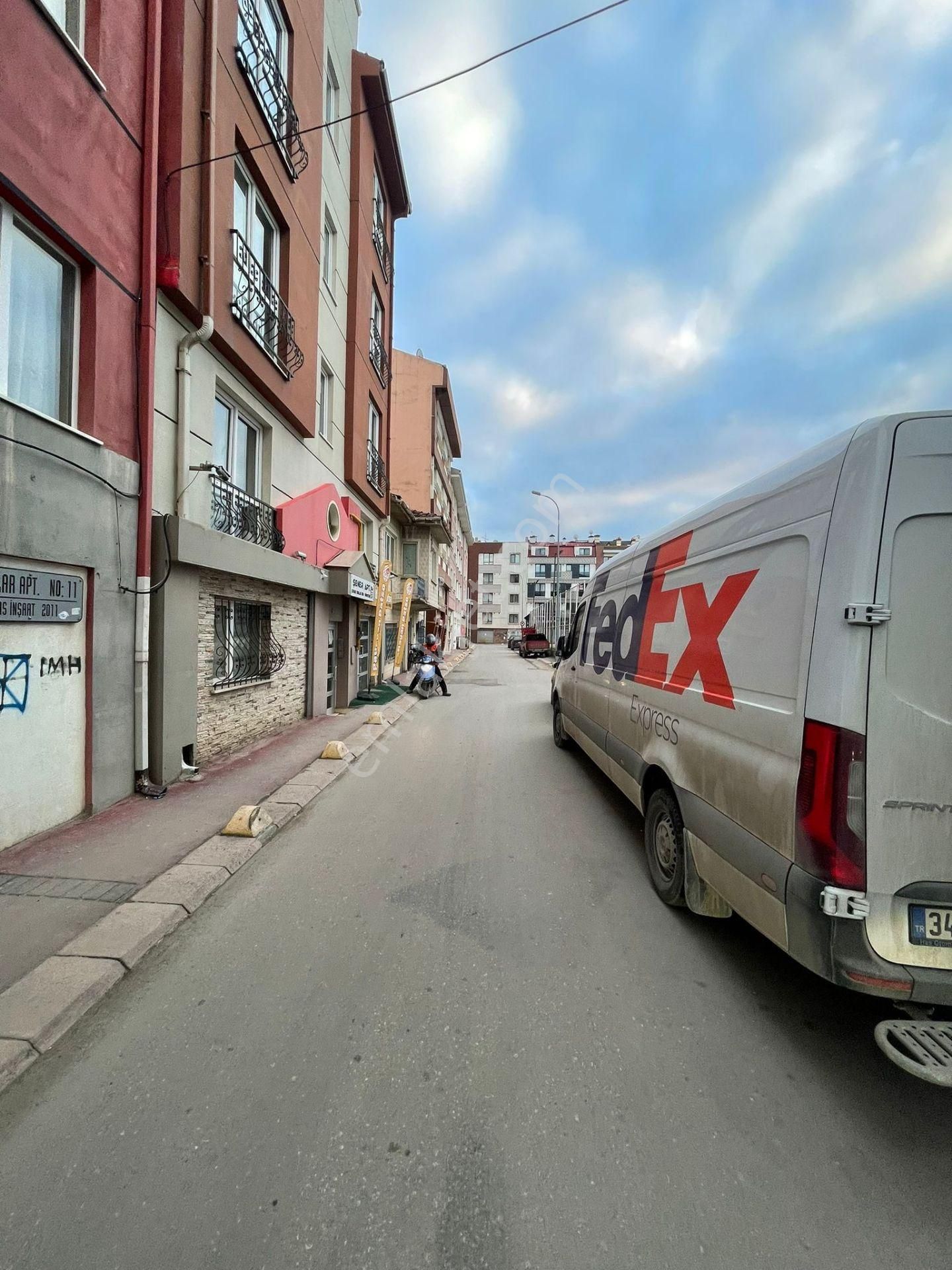 Ful Eşyalı Merkezi Konumda Ayrı Mutfaklı Kombili 1+1 Geniş Temiz Daire - Görsel 22