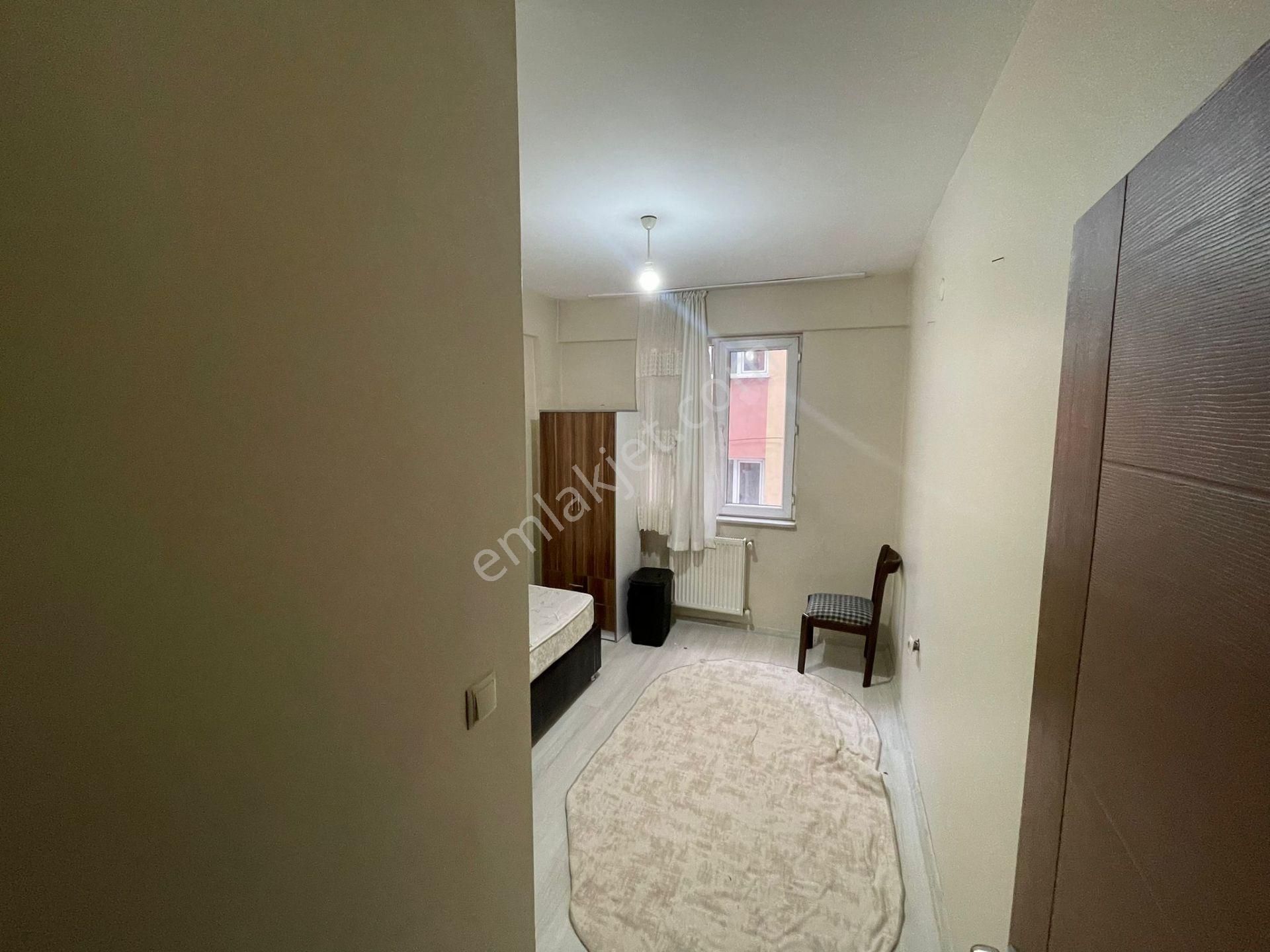 Ful Eşyalı Merkezi Konumda Ayrı Mutfaklı Kombili 1+1 Geniş Temiz Daire - Görsel 2