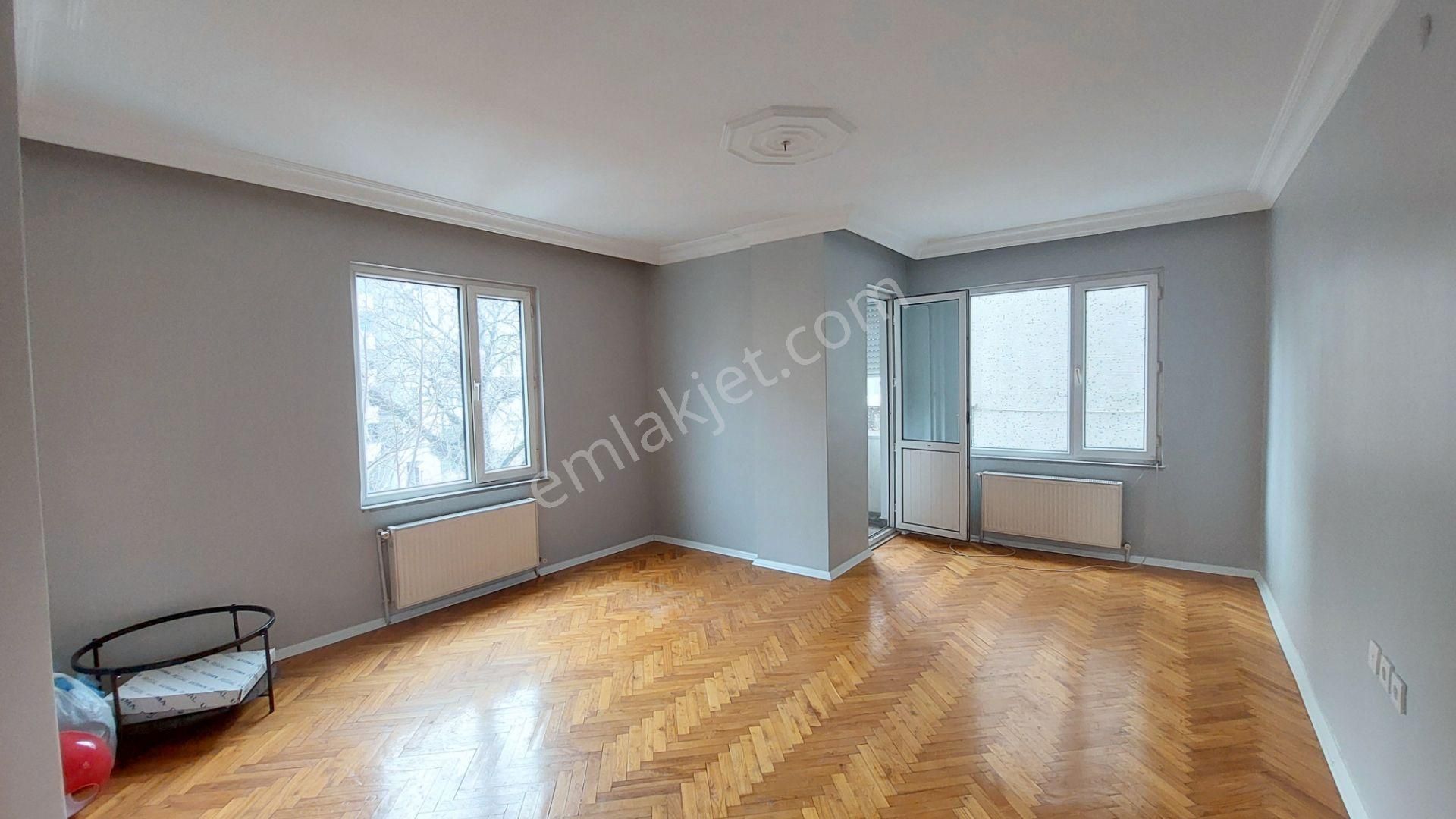 Ersin Emlak İstanbul/t.reis Cd Üzeri-asansör-otopark-3.kat-3+1