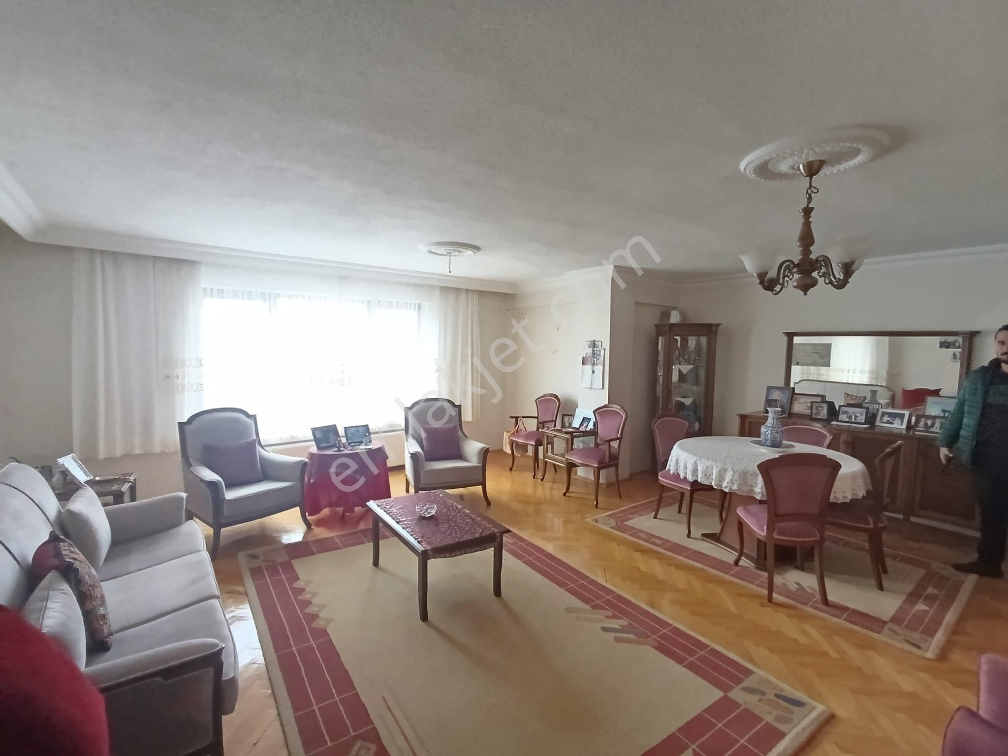 Görkem'den 3+1 140 M2 Kombili Bağımsız 3 Cepheli Ankara Manzaralı Panora Trt Yakını - Görsel 7