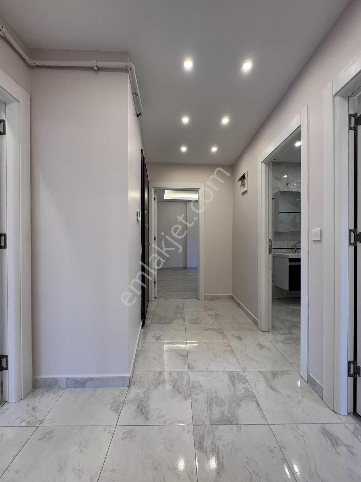 Çekmeköy Defnedalı Sitesinde Satılık İskanlı Geniş 2+1 Daire - Görsel 22