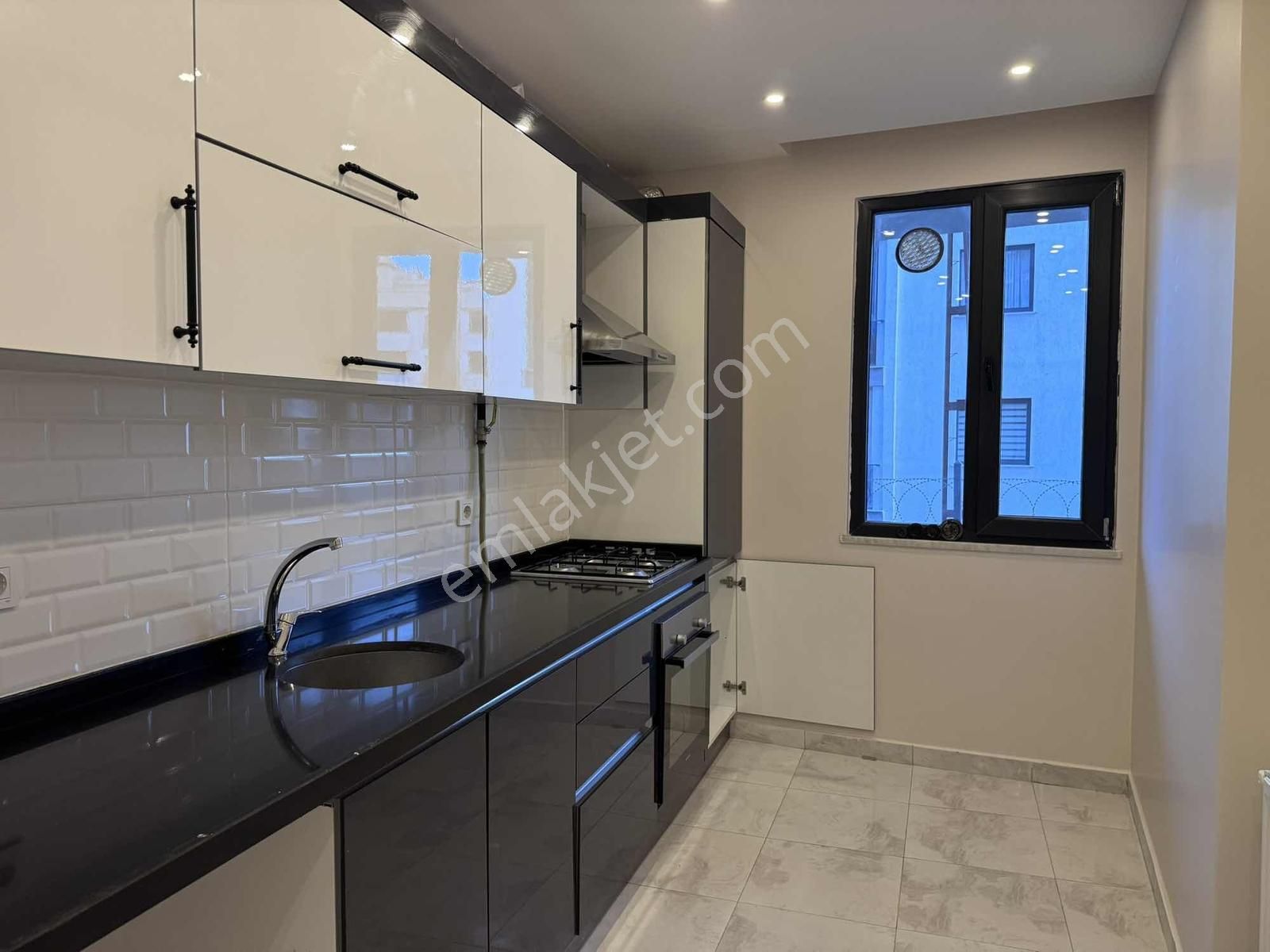 Çekmeköy Defnedalı Sitesinde Satılık İskanlı Geniş 2+1 Daire - Görsel 14