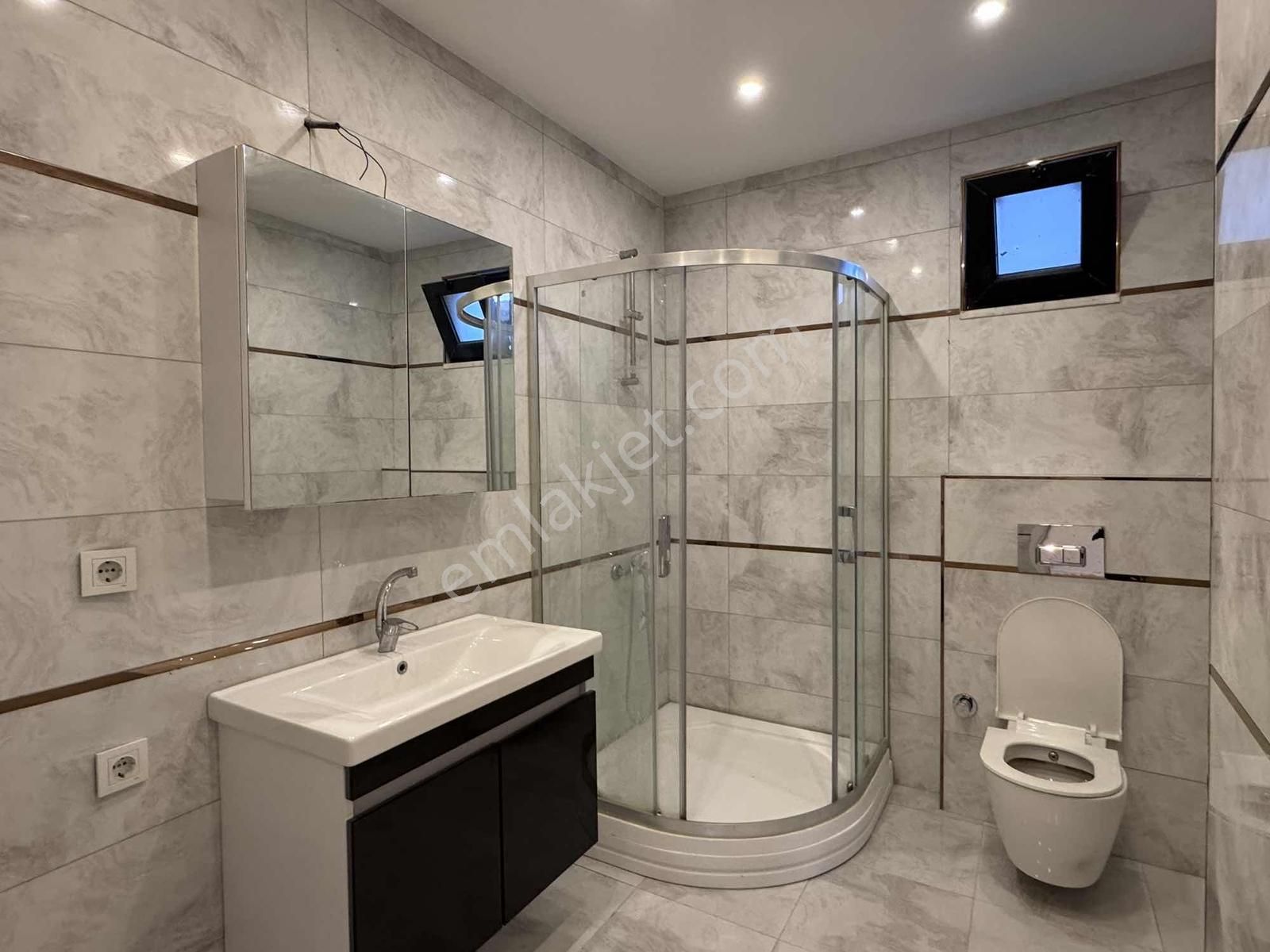 Çekmeköy Defnedalı Sitesinde Satılık İskanlı Geniş 2+1 Daire - Görsel 15