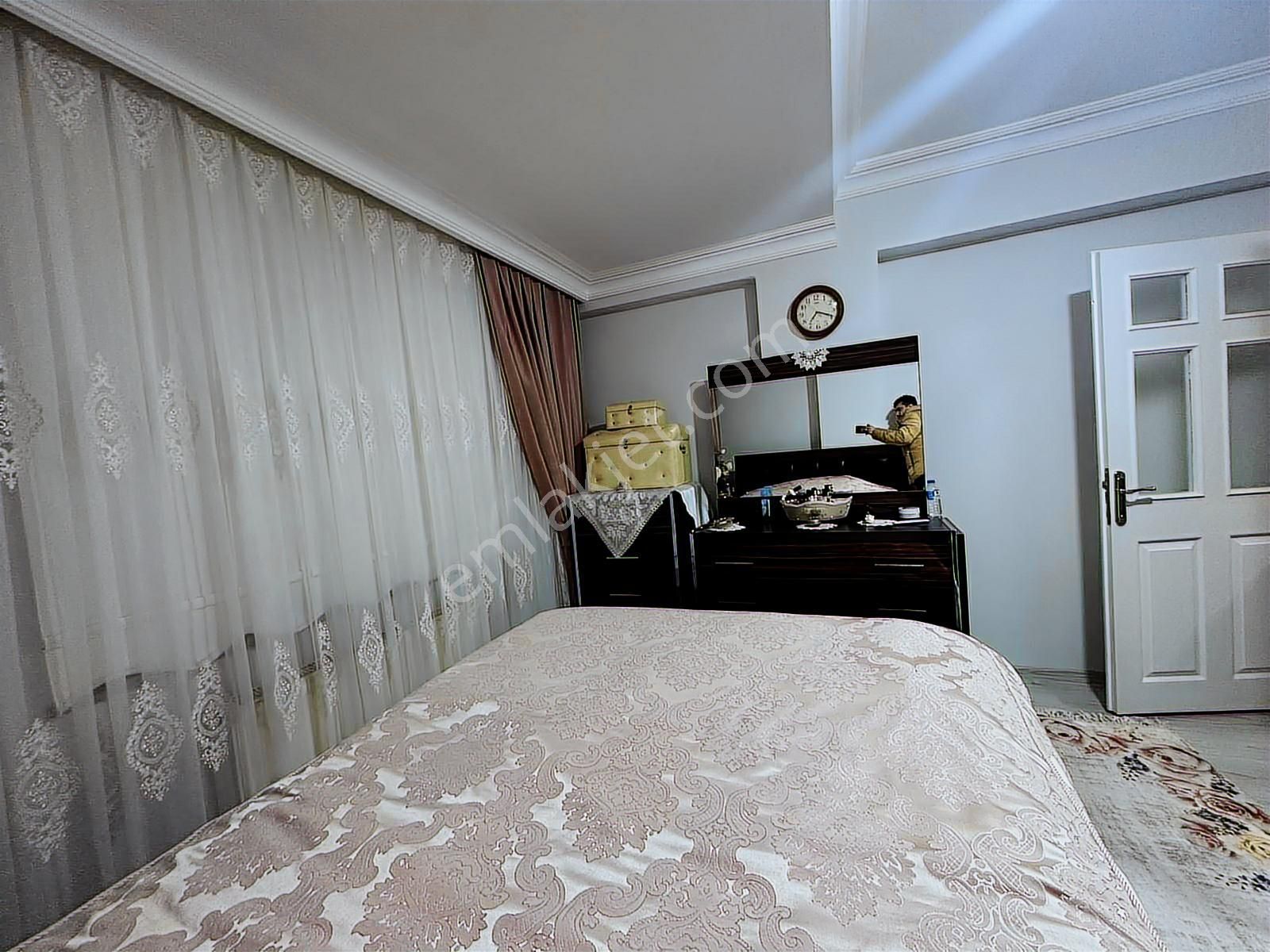 Şemsipaşada Tramvayın Dibinde Satılık Ferak Geniş Arakat Daire - Görsel 15