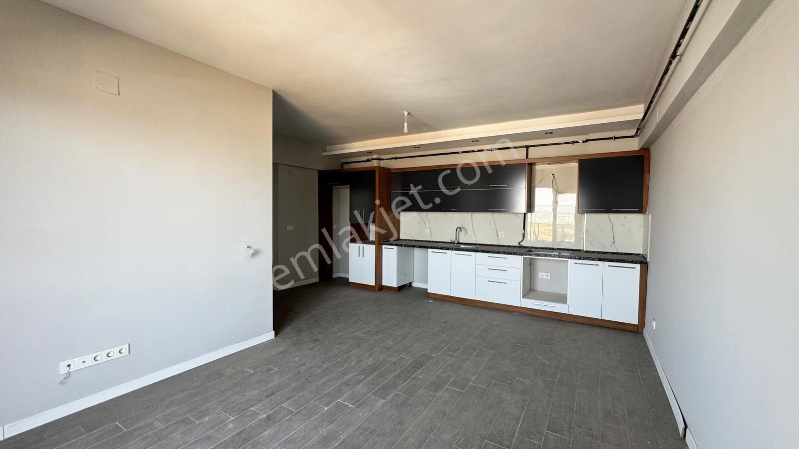 Akhisar Gölet Mevkii Çınar Rezidansta 2+1 Satılık Daire - Görsel 3