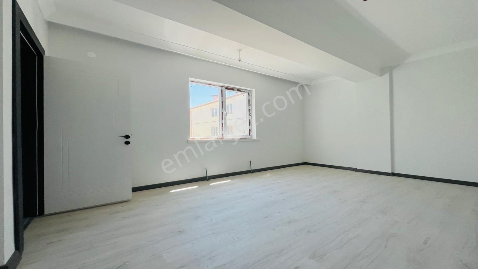 Yenikent Emlak'tan Mustafa Kemal Cadde Üzeri 3+1 Sıfır Lüx Daire - Görsel 4