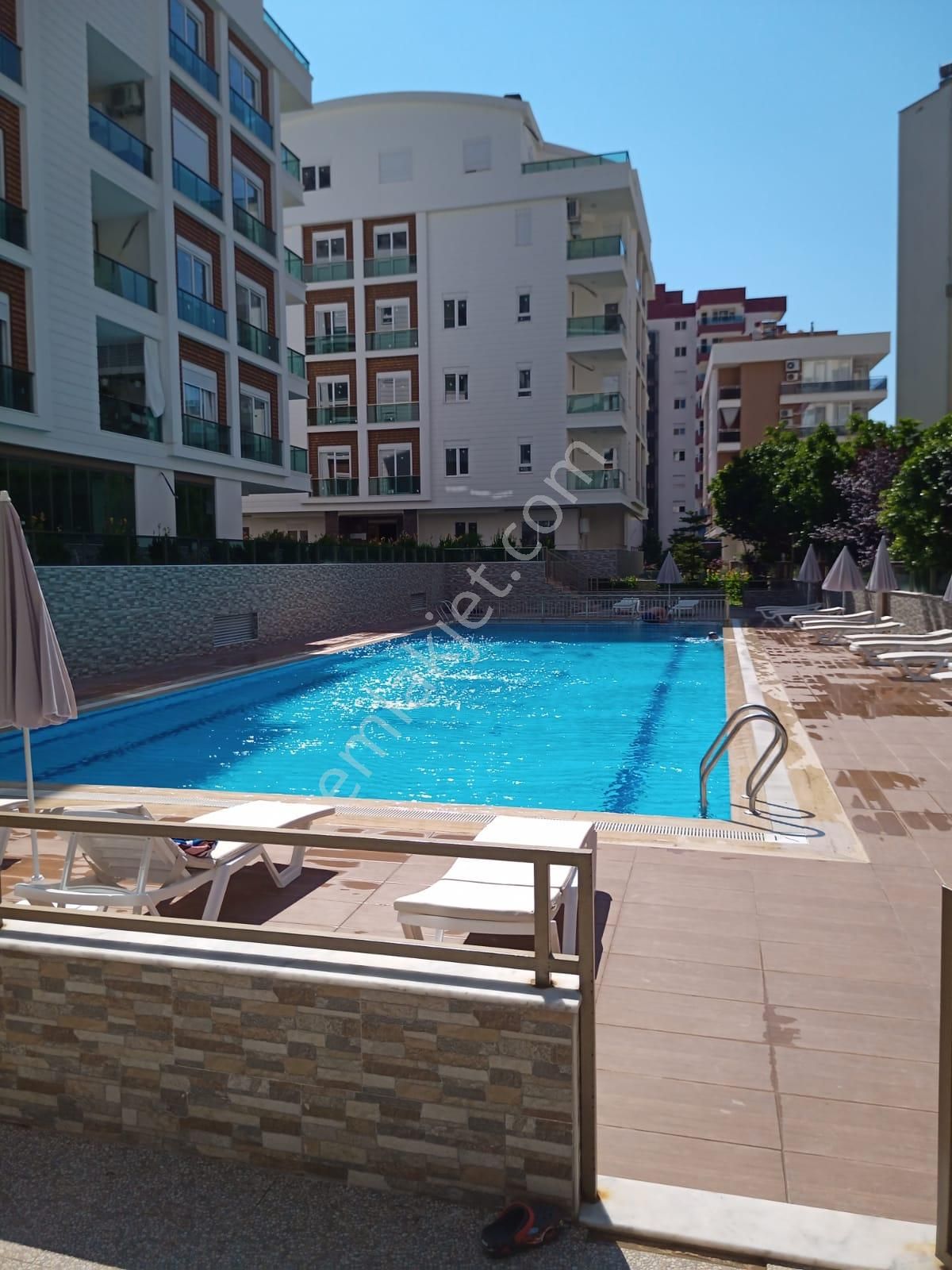 Sarısuda Site İçerisinde Doğalgazlı Katta Amerikan Mutfak 2+1 Satılık Daire