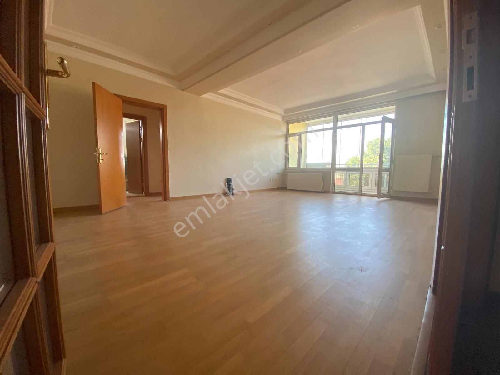 Eser Sitesinde 24 Saat Güv 3+1 İçi Yapılı 120m2 Katta Ön Metro Y - Görsel 24