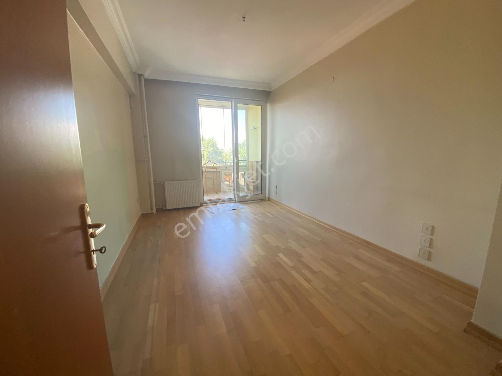 Eser Sitesinde 24 Saat Güv 3+1 İçi Yapılı 120m2 Katta Ön Metro Y - Görsel 27