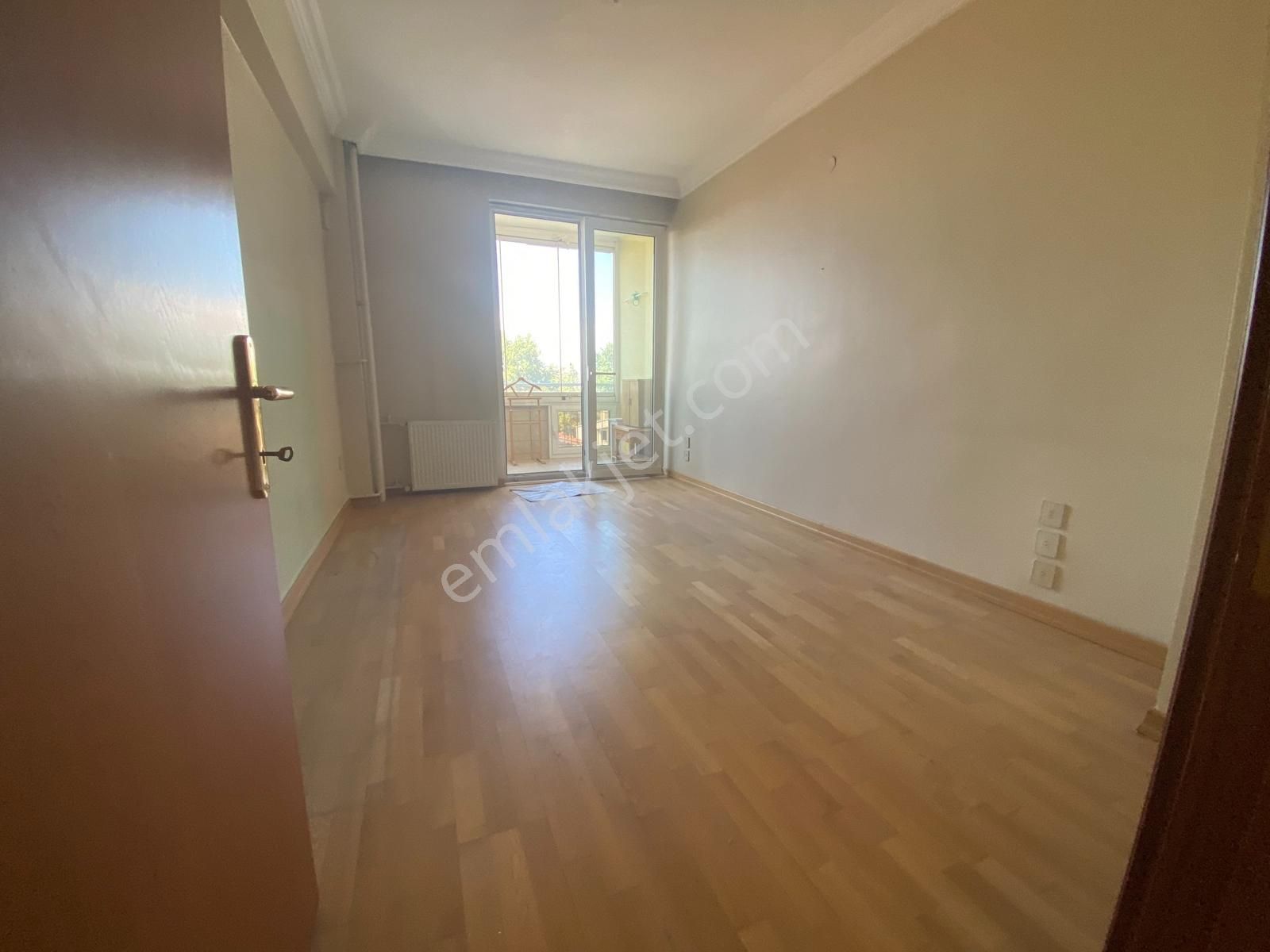 Eser Sitesinde 24 Saat Güv 3+1 İçi Yapılı 120m2 Katta Ön Metro Y - Görsel 16