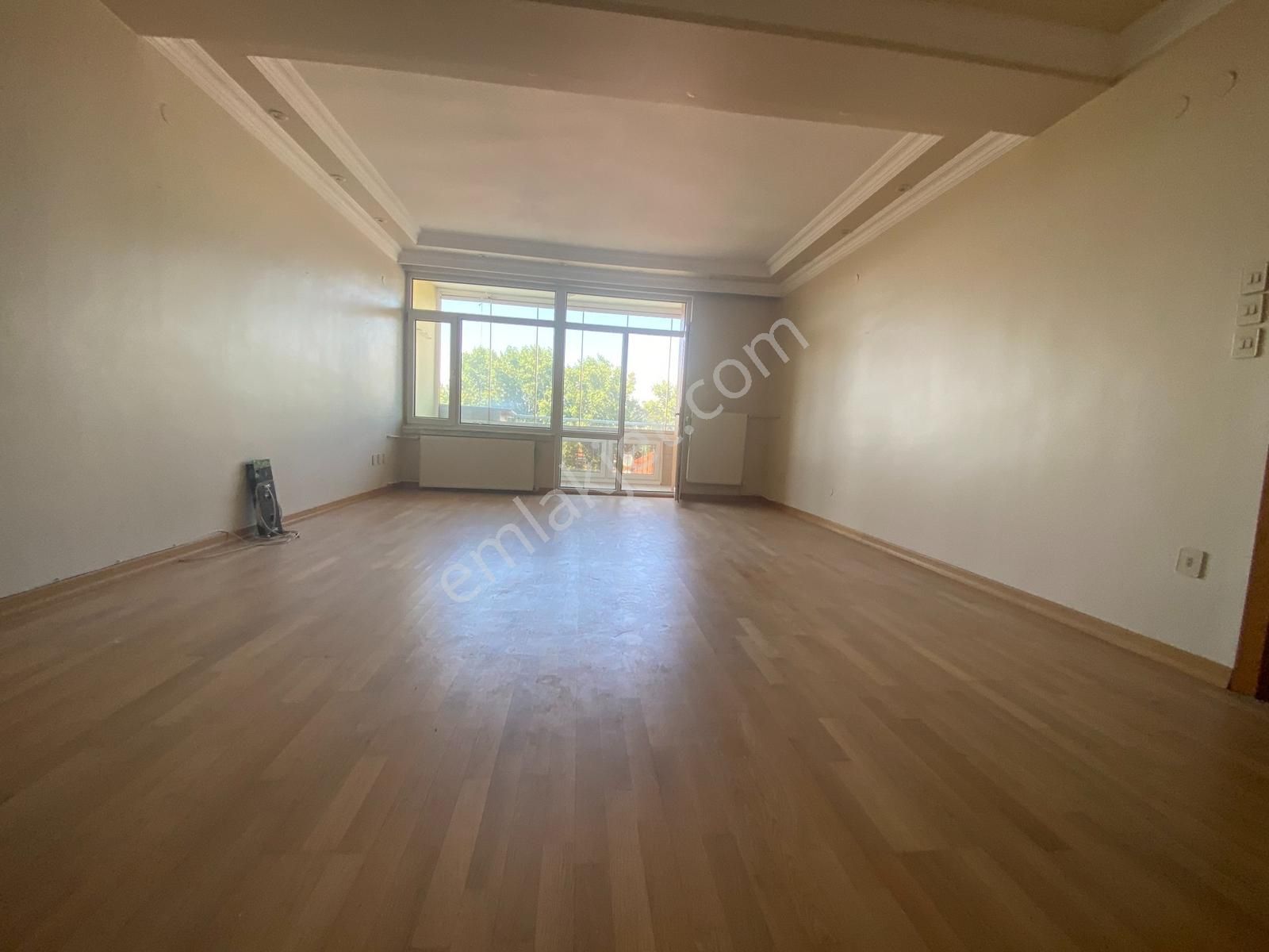 Eser Sitesinde 24 Saat Güv 3+1 İçi Yapılı 120m2 Katta Ön Metro Y - Görsel 32