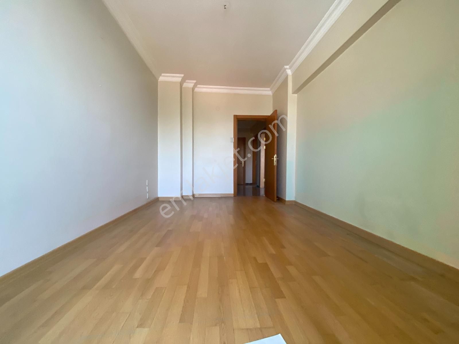 Eser Sitesinde 24 Saat Güv 3+1 İçi Yapılı 120m2 Katta Ön Metro Y - Görsel 8