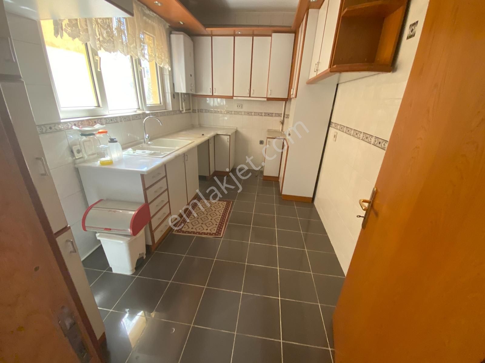 Eser Sitesinde 24 Saat Güv 3+1 İçi Yapılı 120m2 Katta Ön Metro Y - Görsel 30