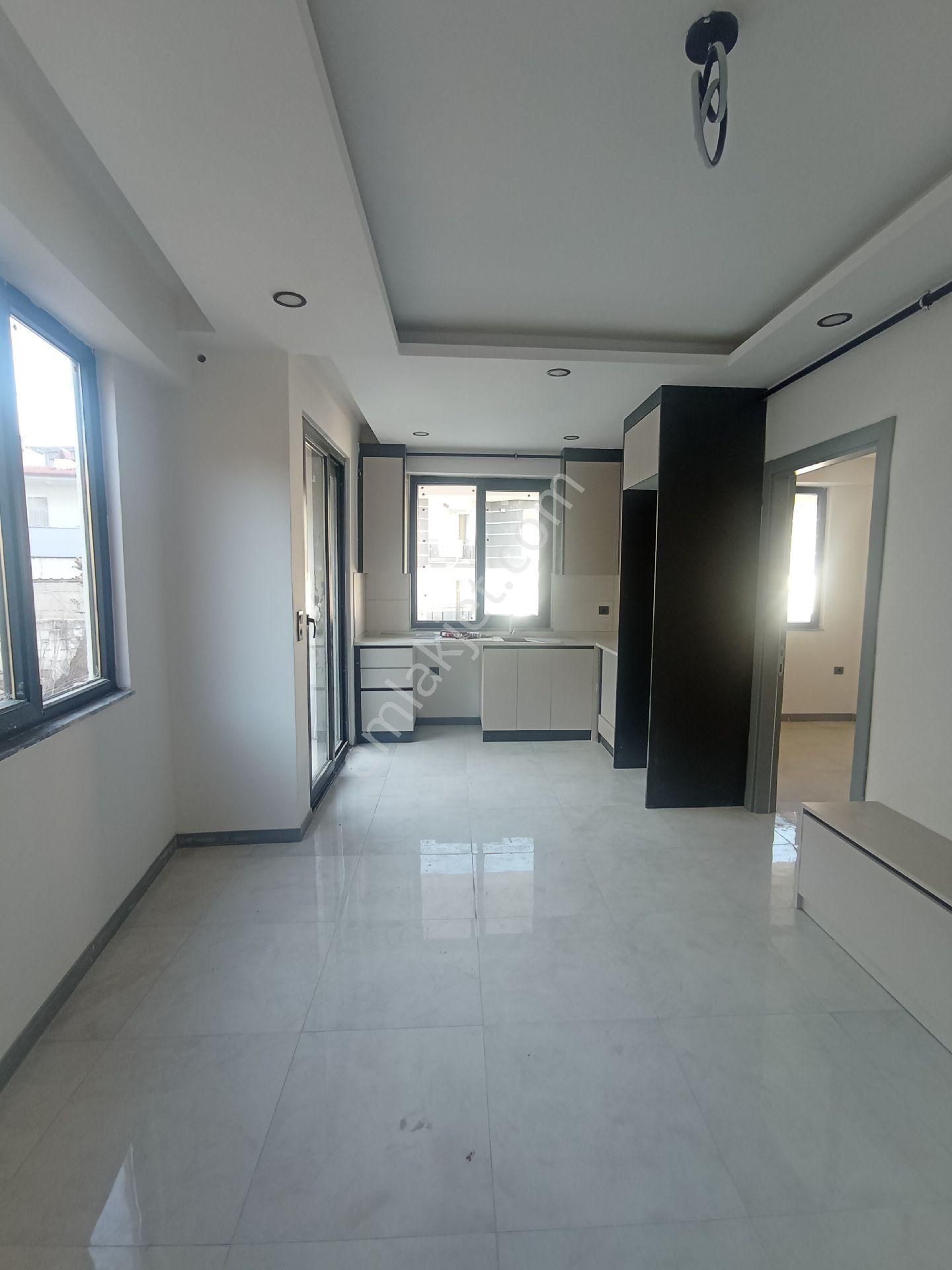 Balkonlu Satılık Apart