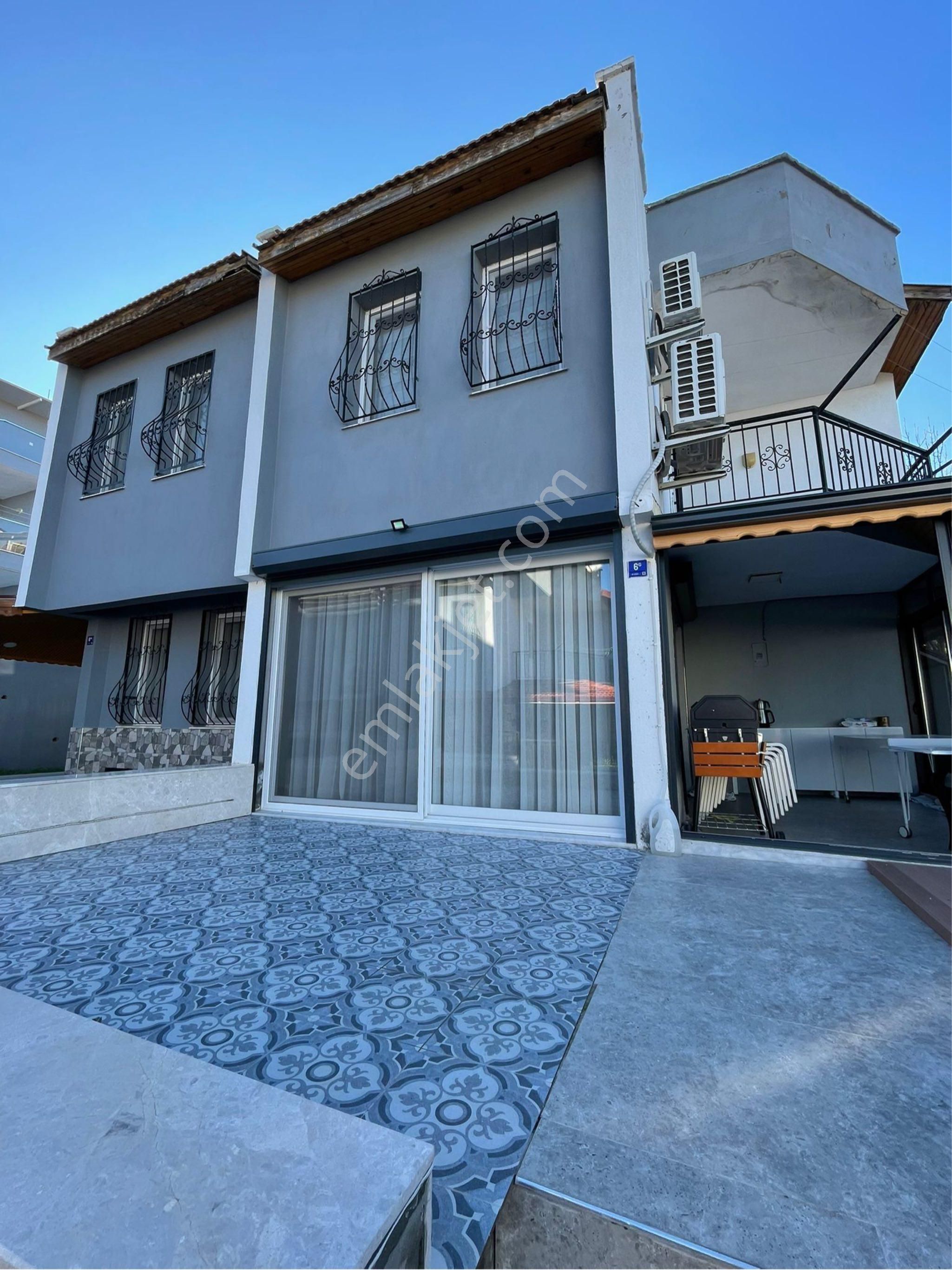 Kuşadası Soğucak'ta Deniz Ve Gün Batımı Manzaralı Özel Havuzlu Satılık Villa - Görsel 24