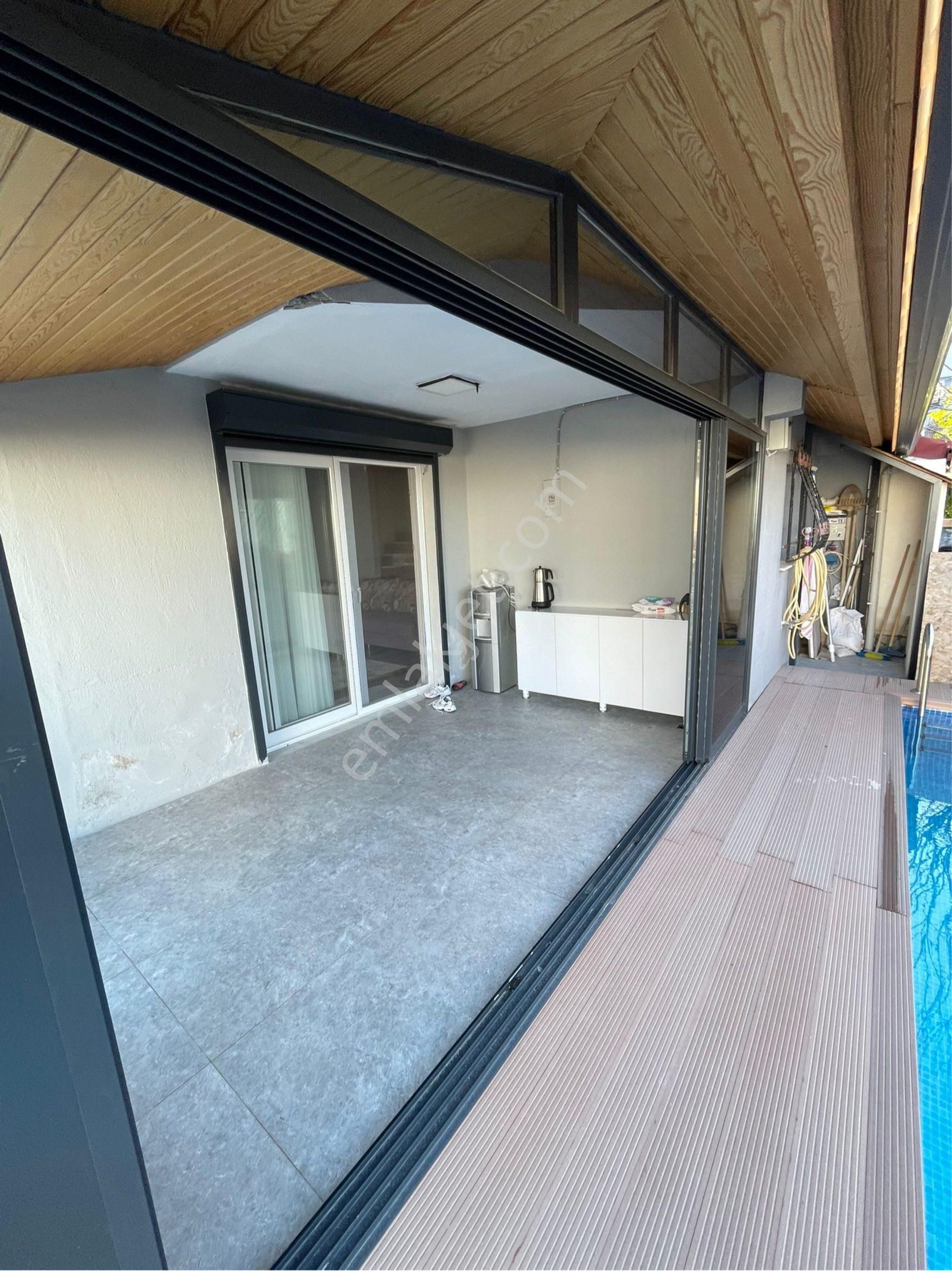 Kuşadası Soğucak'ta Deniz Ve Gün Batımı Manzaralı Özel Havuzlu Satılık Villa - Görsel 18