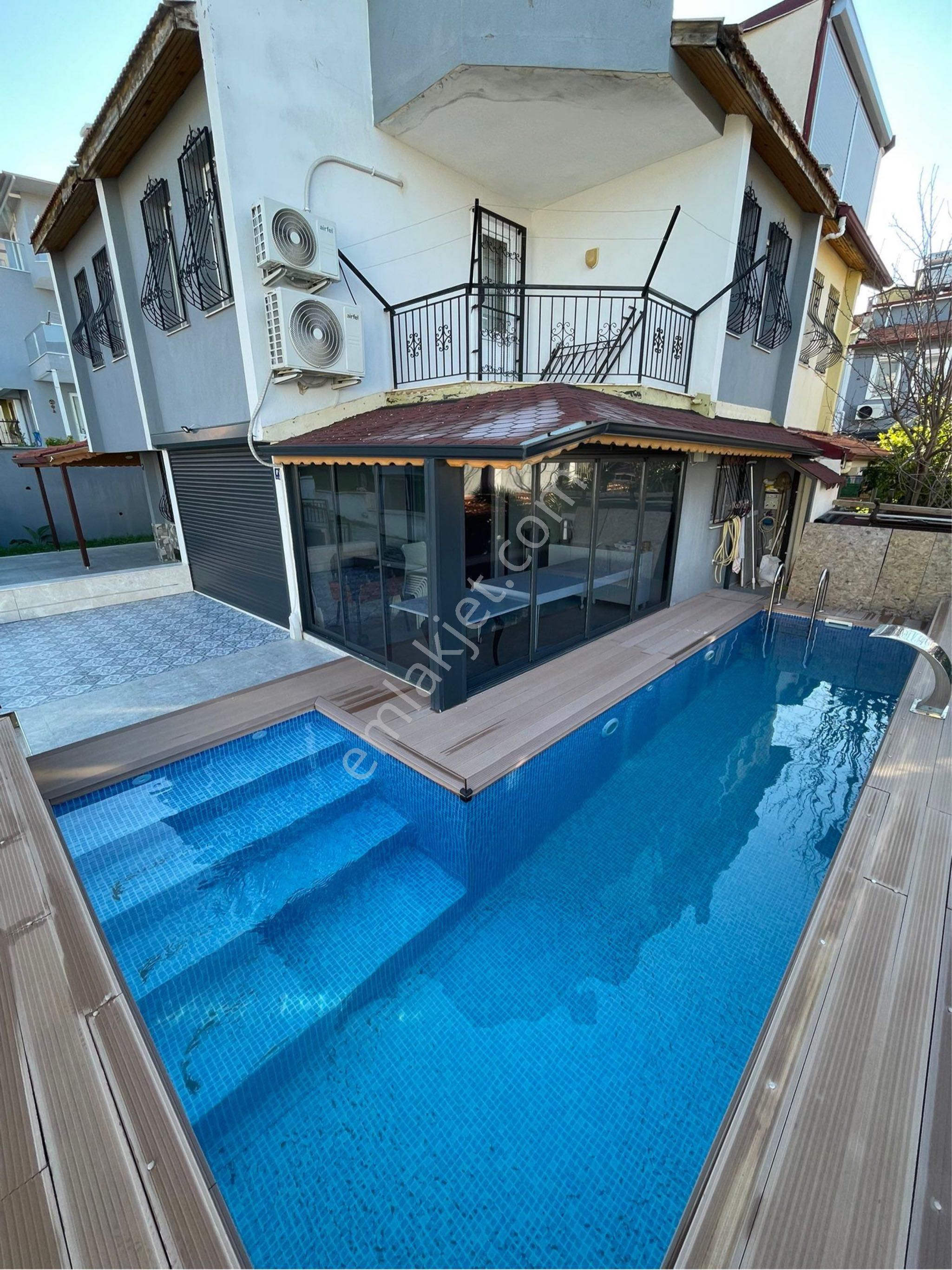 Kuşadası Soğucak'ta Deniz Ve Gün Batımı Manzaralı Özel Havuzlu Satılık Villa - Görsel 21