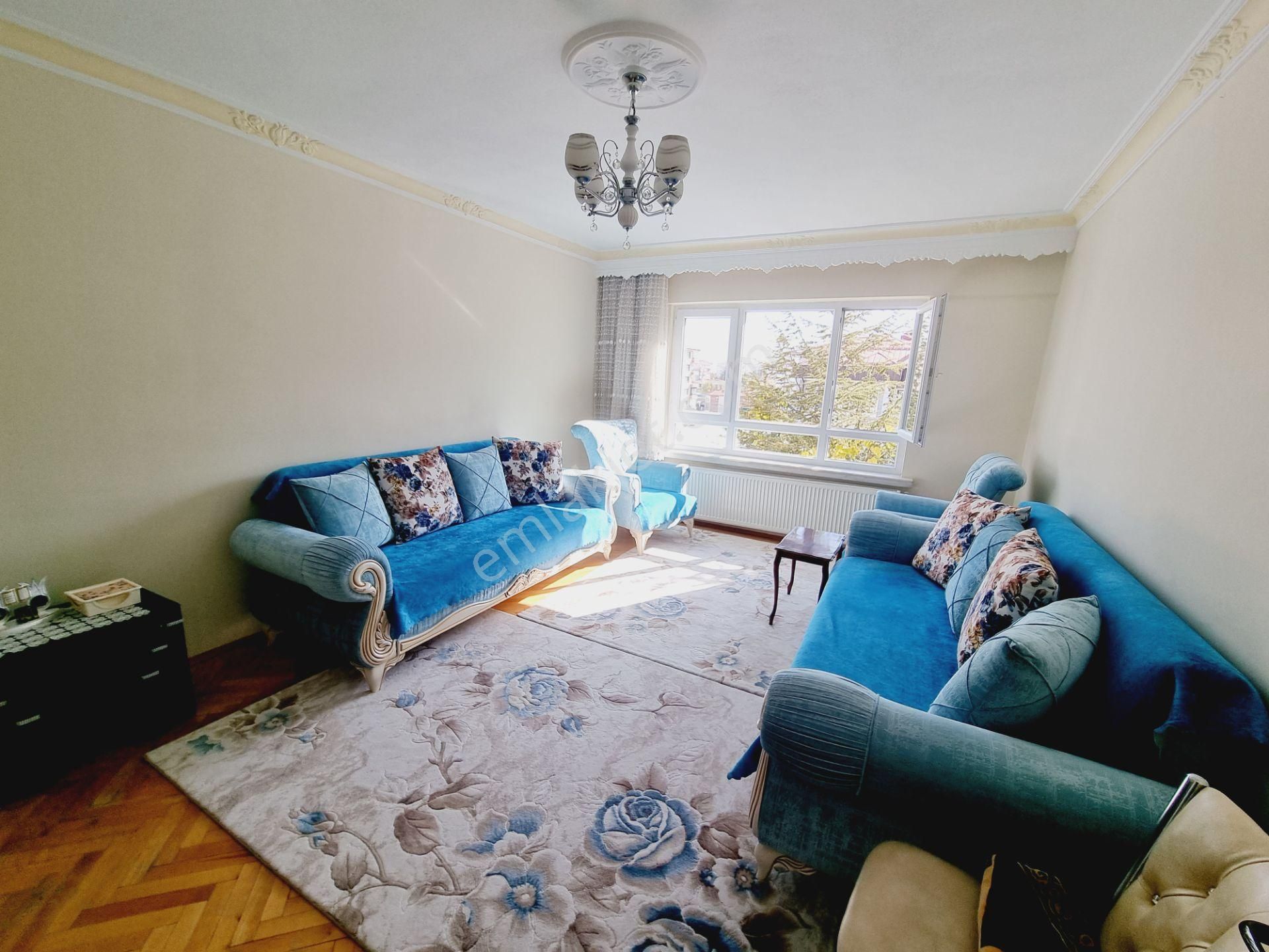 Pursaklar Mehmet Zengin Emlak'tan Yunus Emre Mahallesinde, Masrafsız, Ara Kat 3+1 Daire