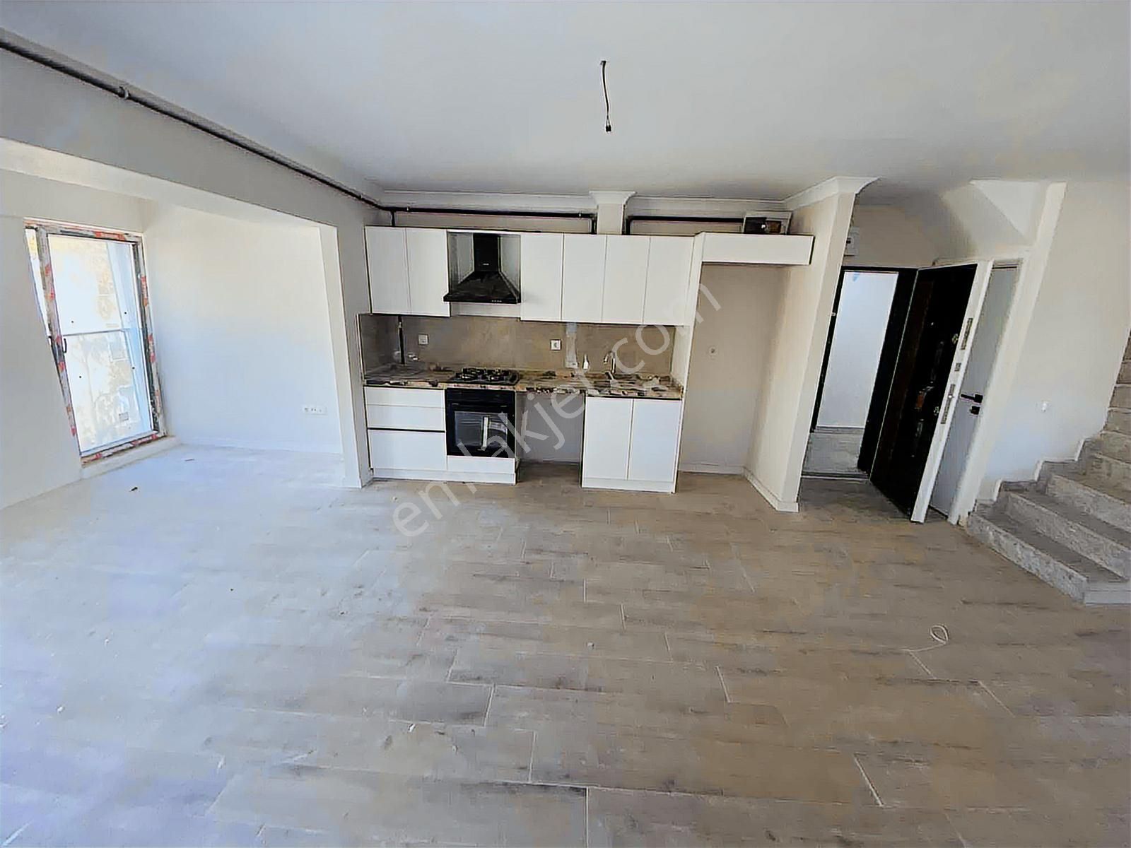 Kuttaş'tan Bahçelide Cadde Üstünde3+1 Ön Dubleks Metro Yakını - Görsel 6