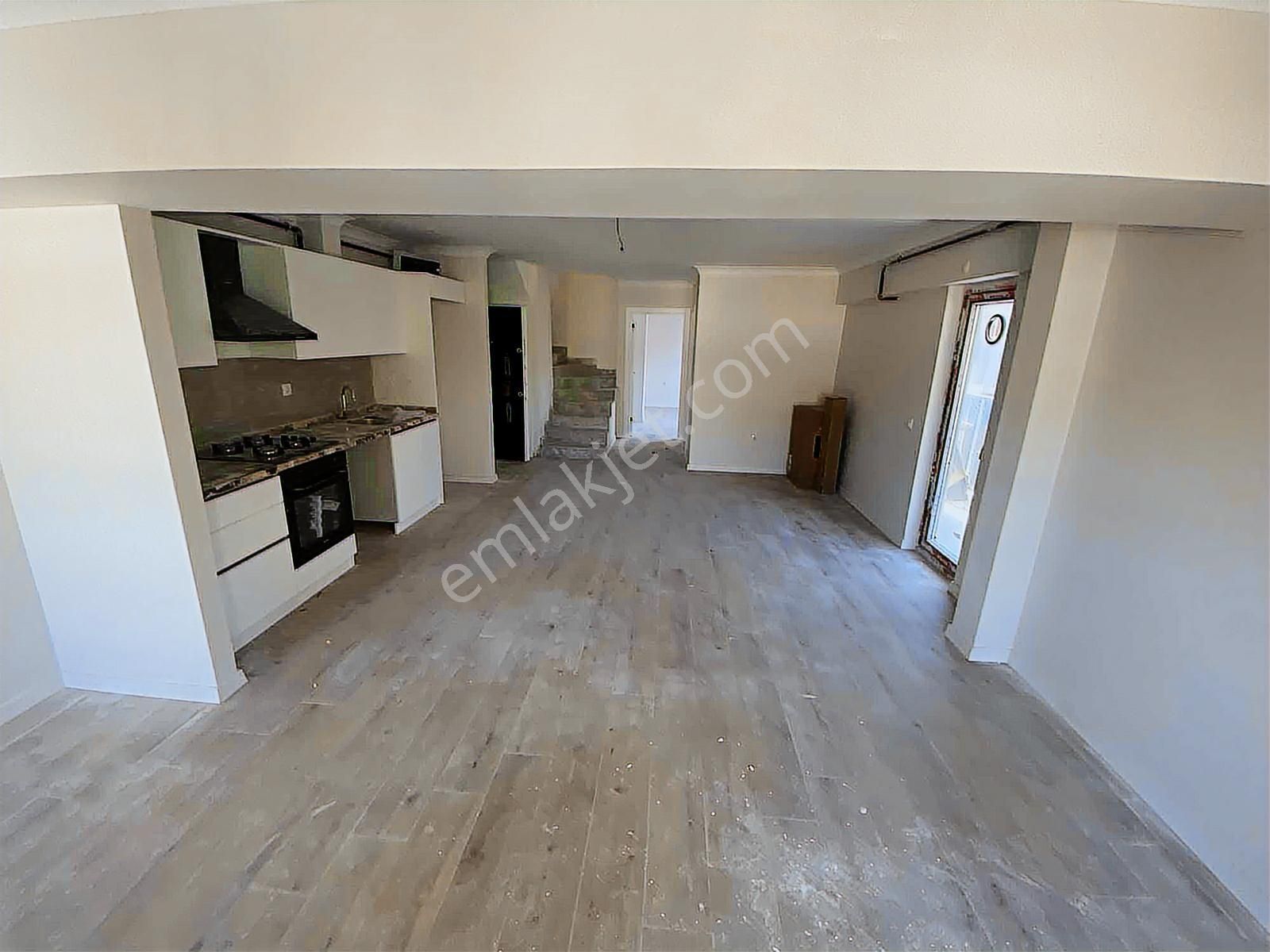 Kuttaş'tan Bahçelide Cadde Üstünde3+1 Ön Dubleks Metro Yakını - Görsel 18