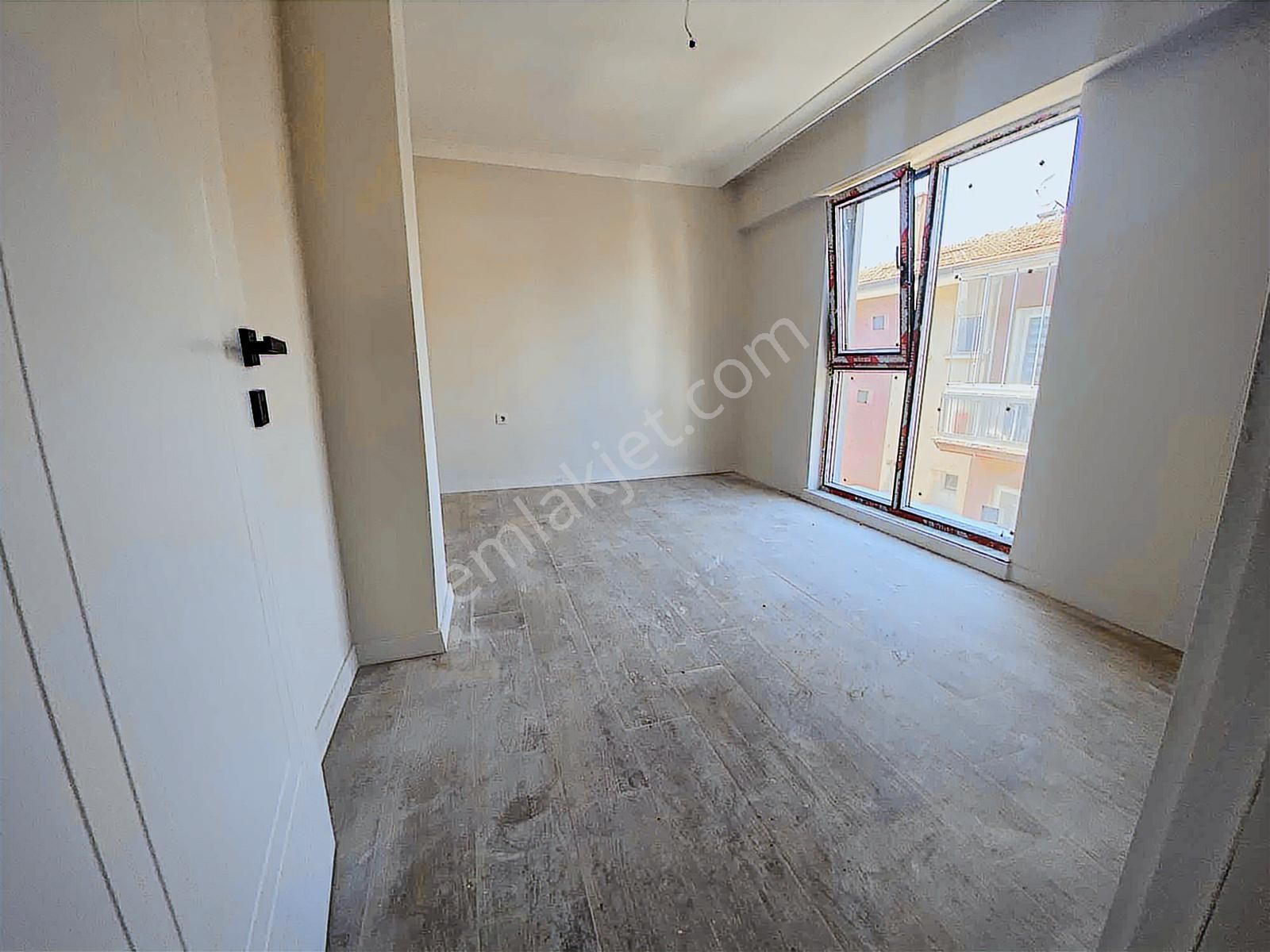 Kuttaş'tan Bahçelide Cadde Üstünde3+1 Ön Dubleks Metro Yakını - Görsel 23