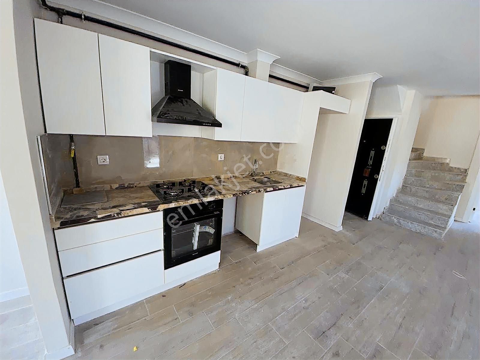 Kuttaş'tan Bahçelide Cadde Üstünde3+1 Ön Dubleks Metro Yakını - Görsel 13