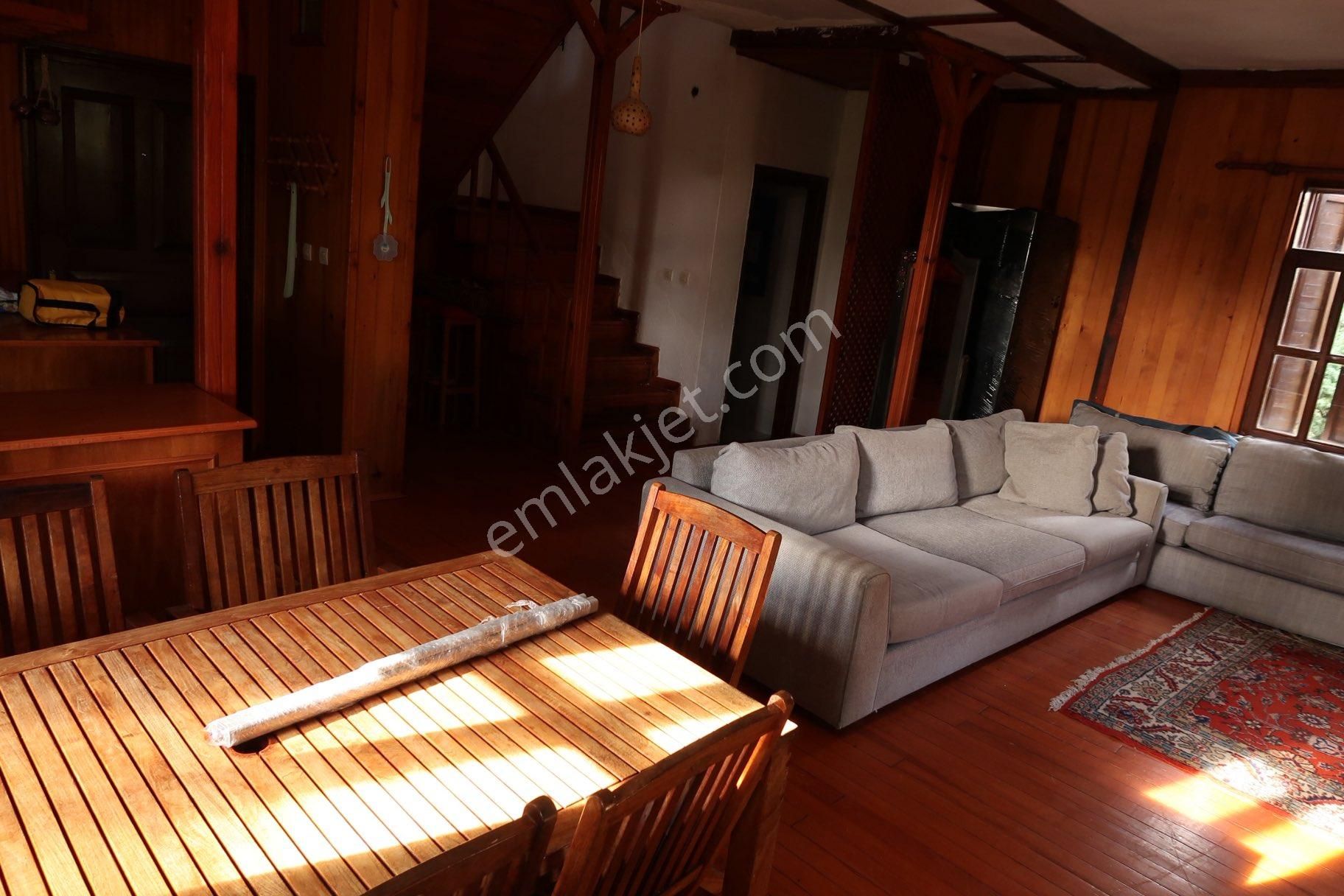 Tekirdağ Sarayda Orman İçinde Havuzlu Sitede Bahçeli Şömineli Villa - Görsel 29