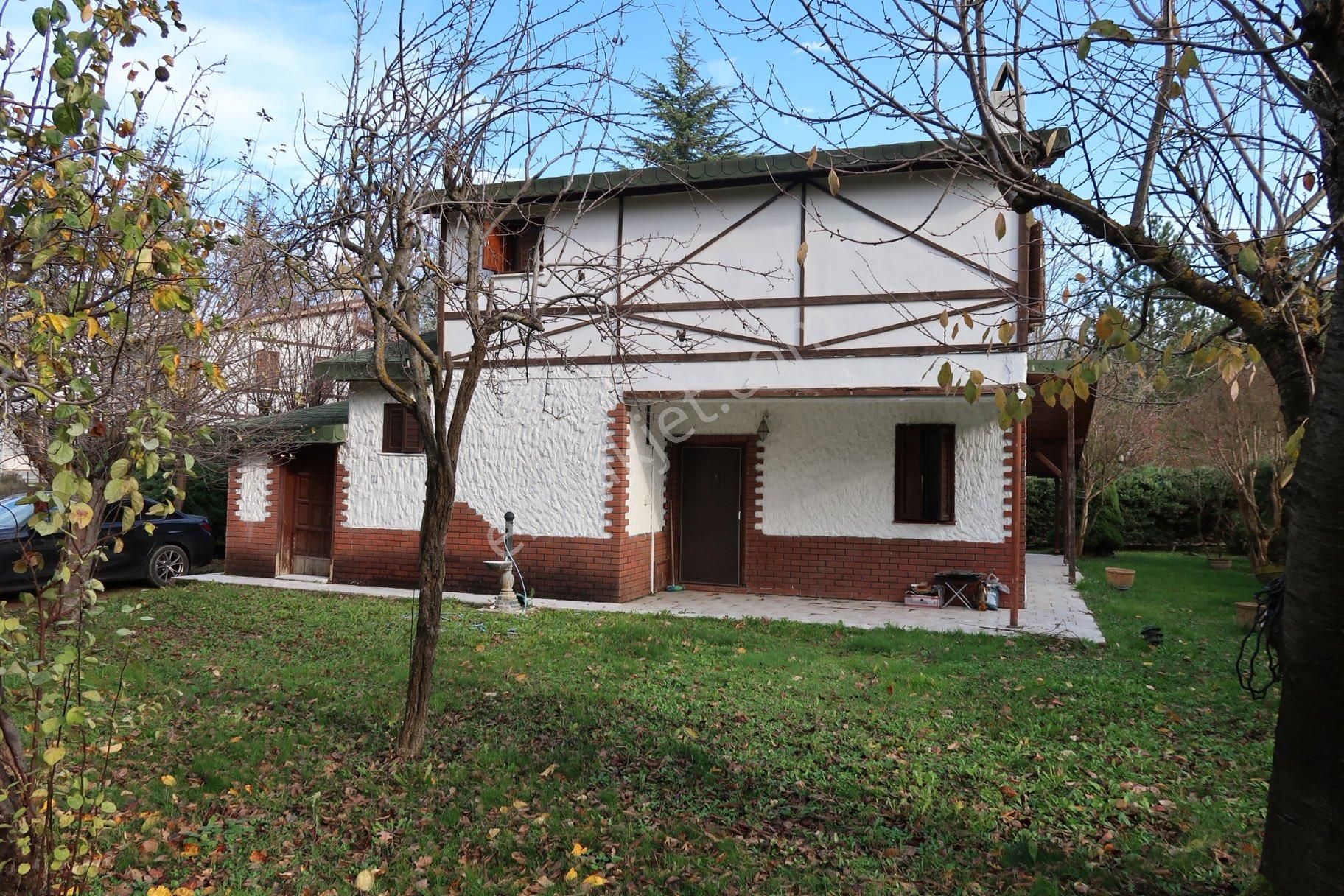 Tekirdağ Sarayda Orman İçinde Havuzlu Sitede Bahçeli Şömineli Villa - Görsel 17