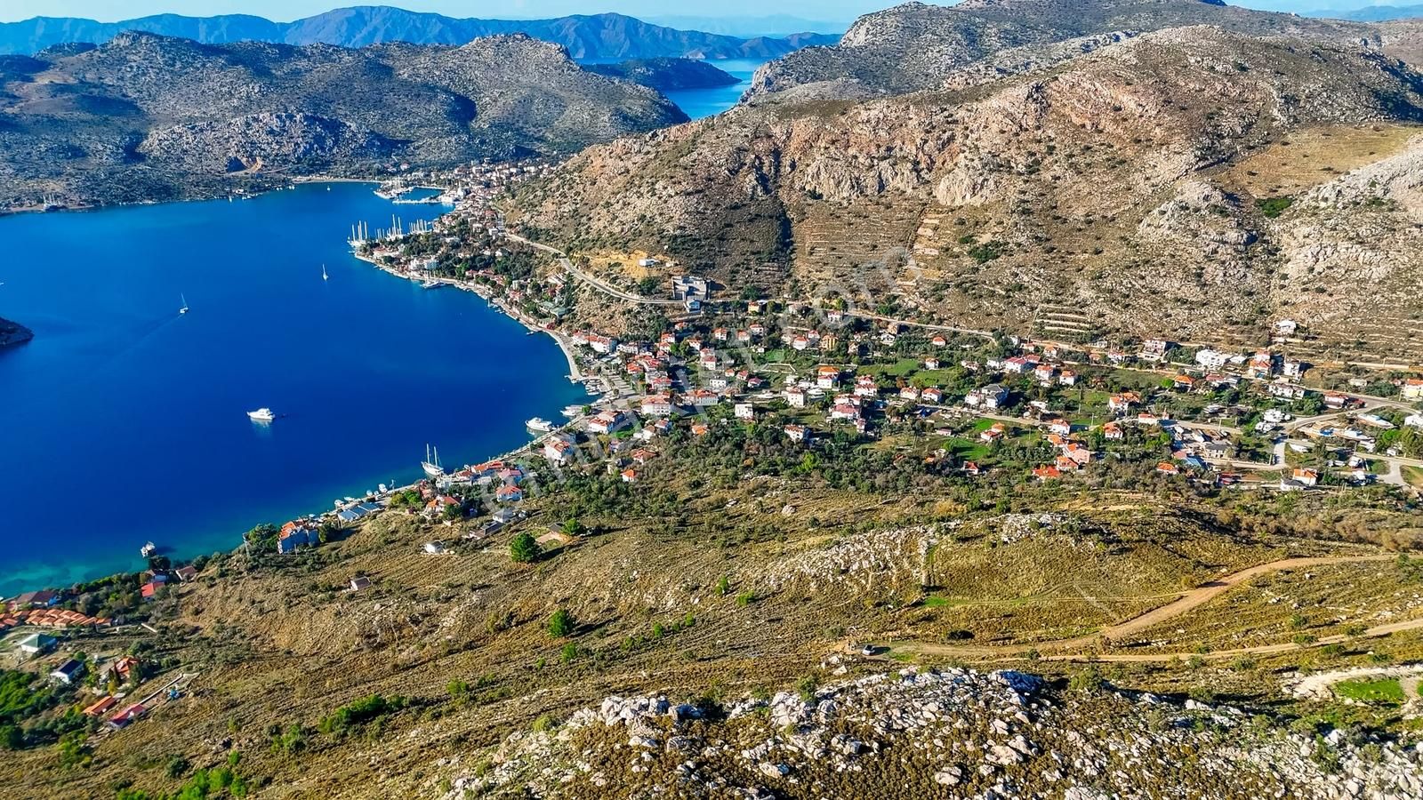 Cb Marina' Dan Bozburun'da Denize Yürüme Mesafesi Satılık Tarla - Görsel 3