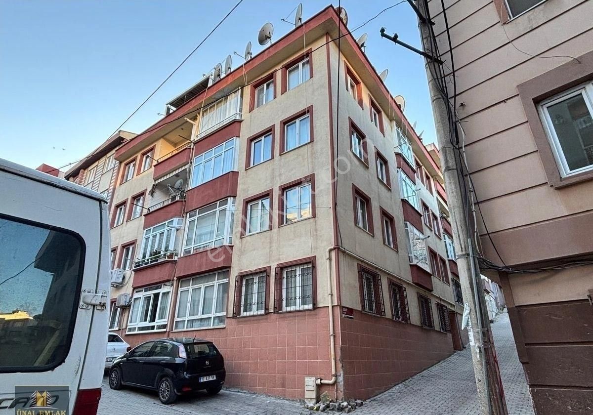 Ünal Emlak’tan Bandırma Sunullah’ta Eşyalı Kombili 2+1 Daire