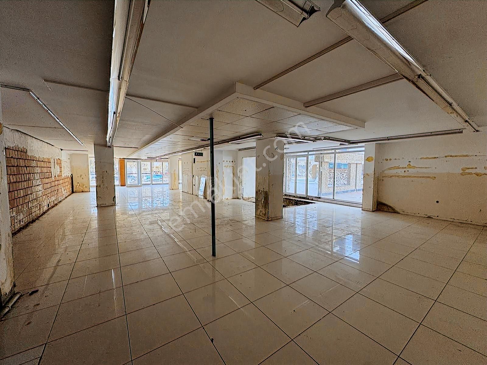 Konyaaltı Arapsuyu 'nda Cadde Üstü 700m2 Kiralık Dükkan - Görsel 3