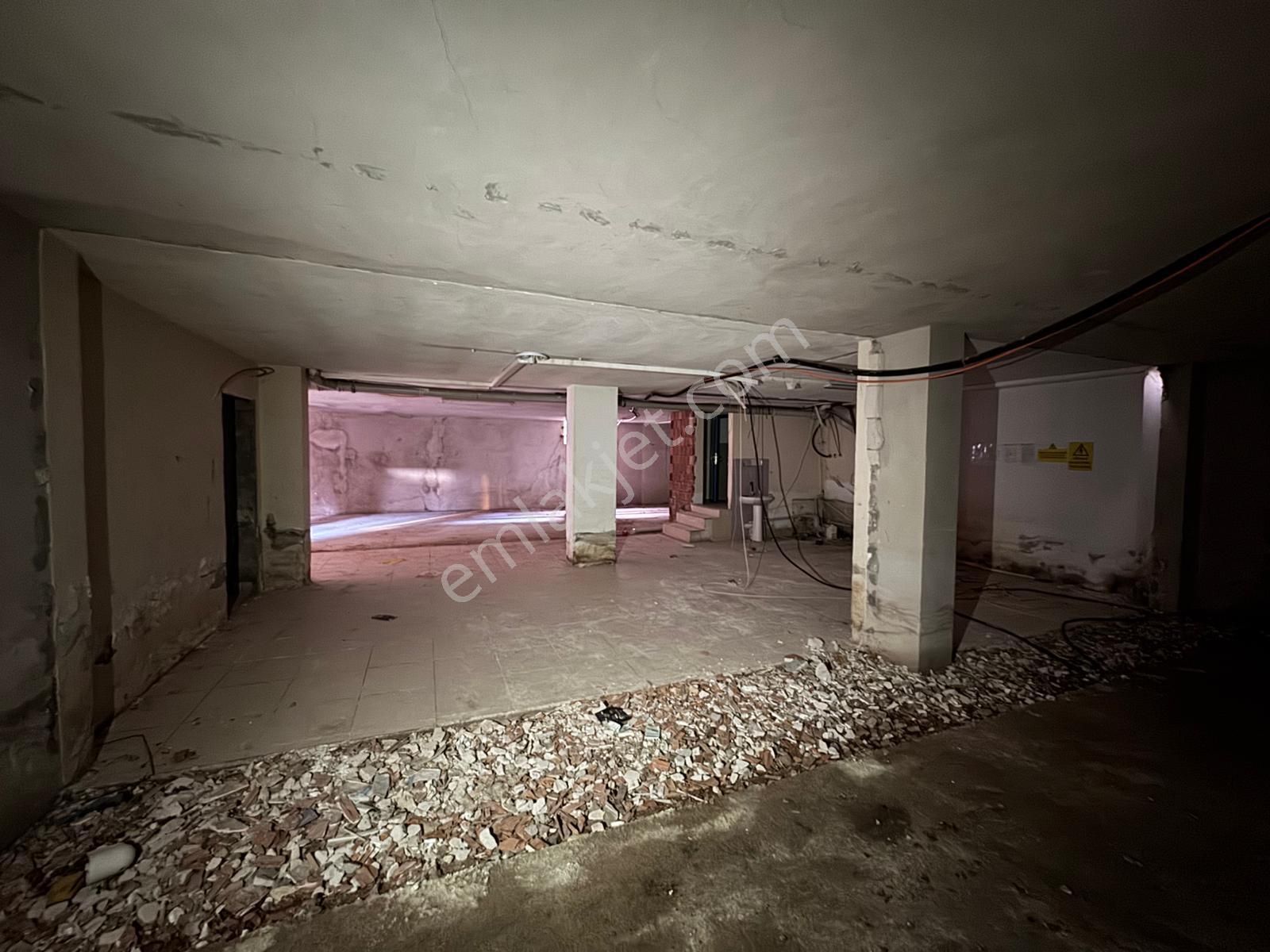 Konyaaltı Arapsuyu 'nda Cadde Üstü 700m2 Kiralık Dükkan - Görsel 12