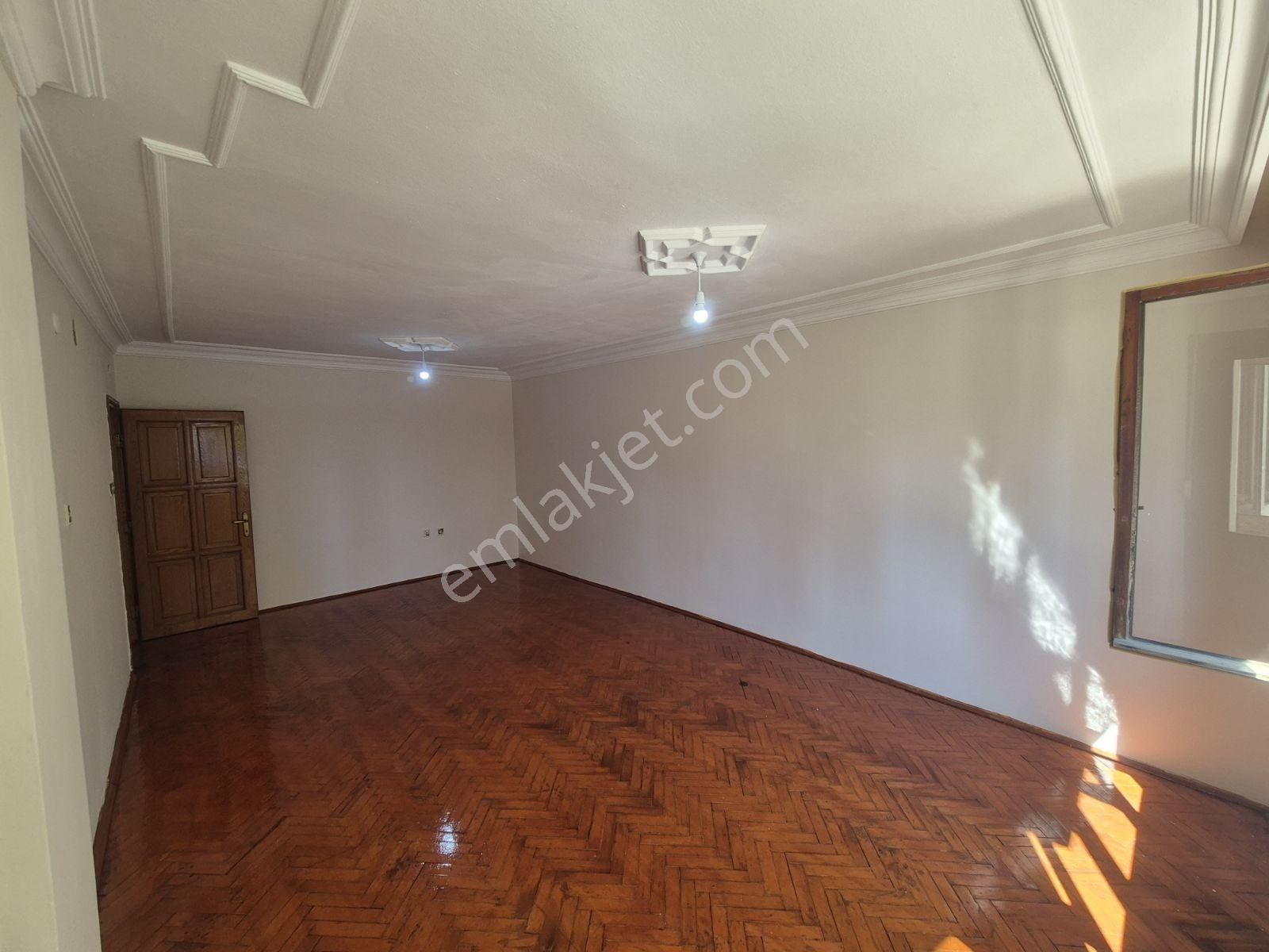 Sahil'e Birkaç Adım Mesafede Ayrı Mutfaklı 3+1 Kiralık Daire - Görsel 10