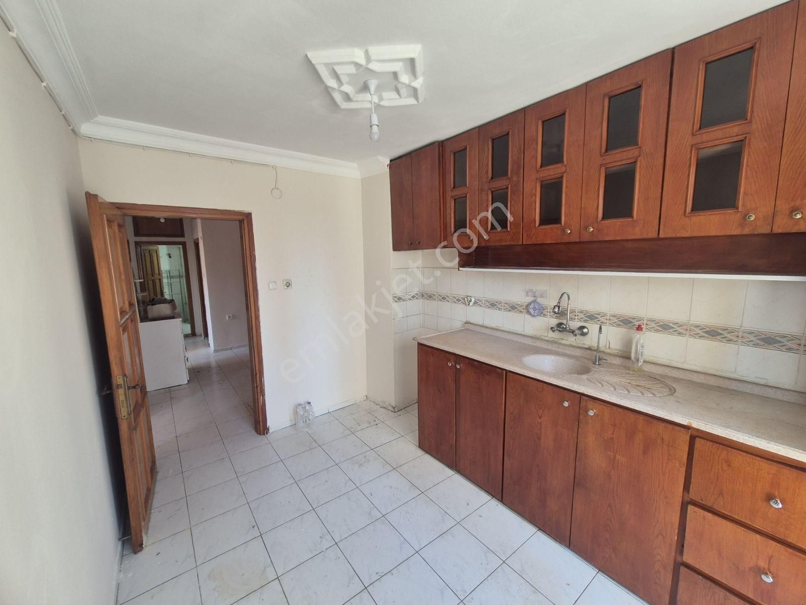 Sahil'e Birkaç Adım Mesafede Ayrı Mutfaklı 3+1 Kiralık Daire - Görsel 9