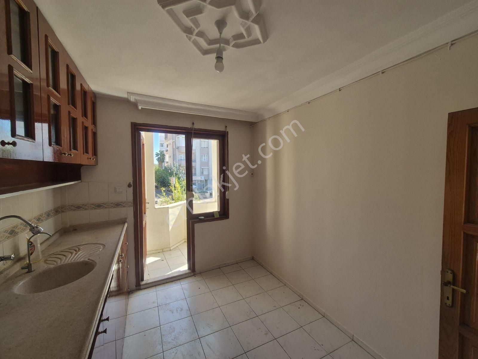 Sahil'e Birkaç Adım Mesafede Ayrı Mutfaklı 3+1 Kiralık Daire - Görsel 32