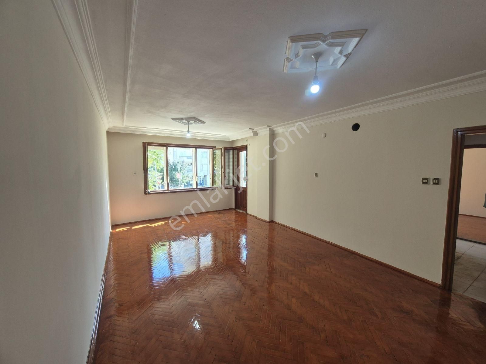 Sahil'e Birkaç Adım Mesafede Ayrı Mutfaklı 3+1 Kiralık Daire - Görsel 13