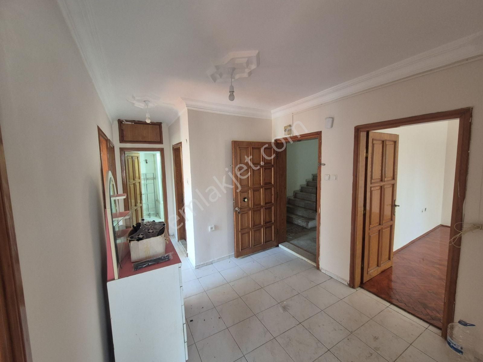 Sahil'e Birkaç Adım Mesafede Ayrı Mutfaklı 3+1 Kiralık Daire - Görsel 3