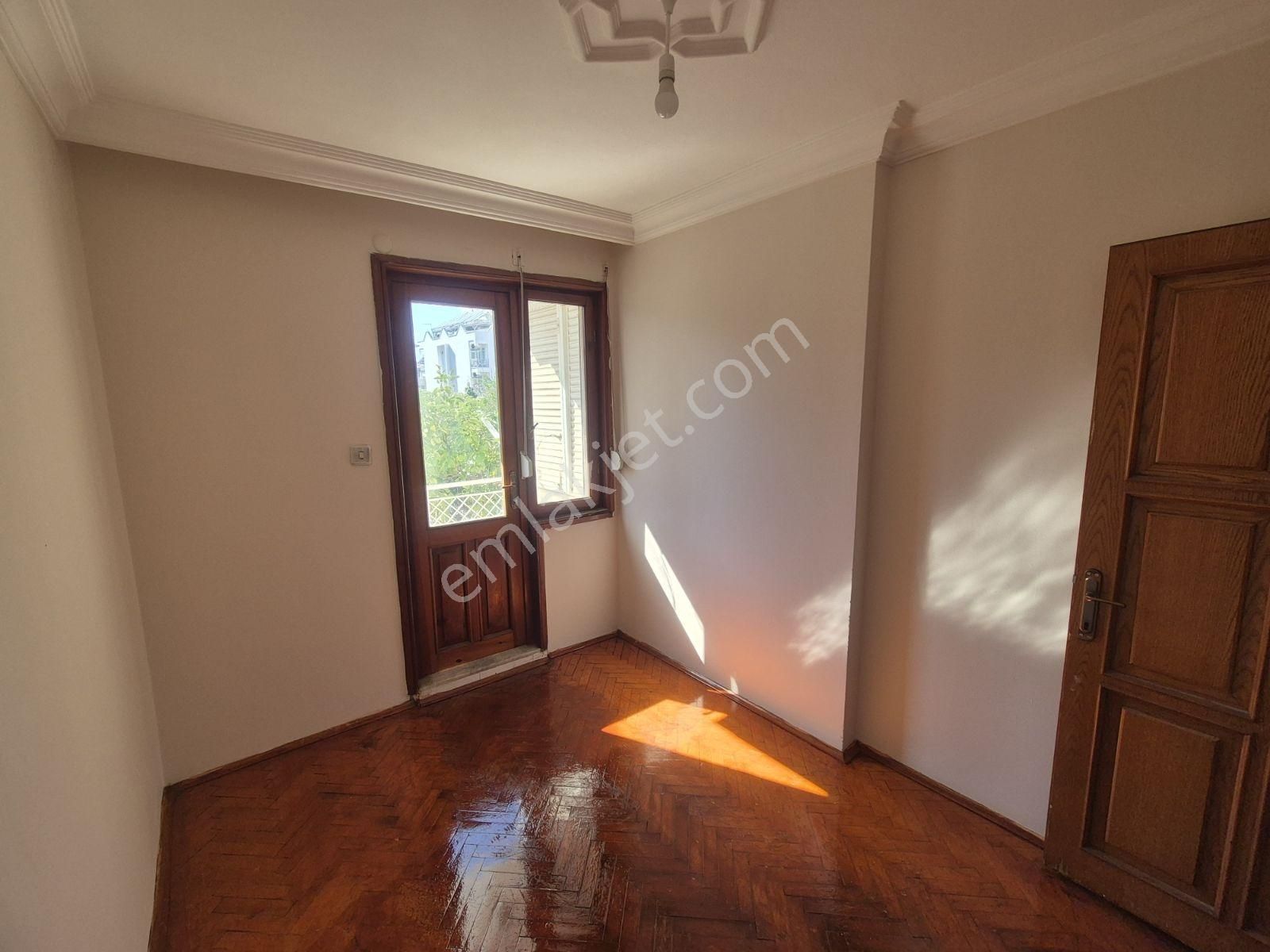 Sahil'e Birkaç Adım Mesafede Ayrı Mutfaklı 3+1 Kiralık Daire - Görsel 14