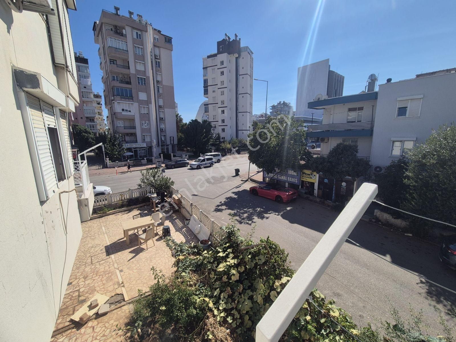 Sahil'e Birkaç Adım Mesafede Ayrı Mutfaklı 3+1 Kiralık Daire - Görsel 17