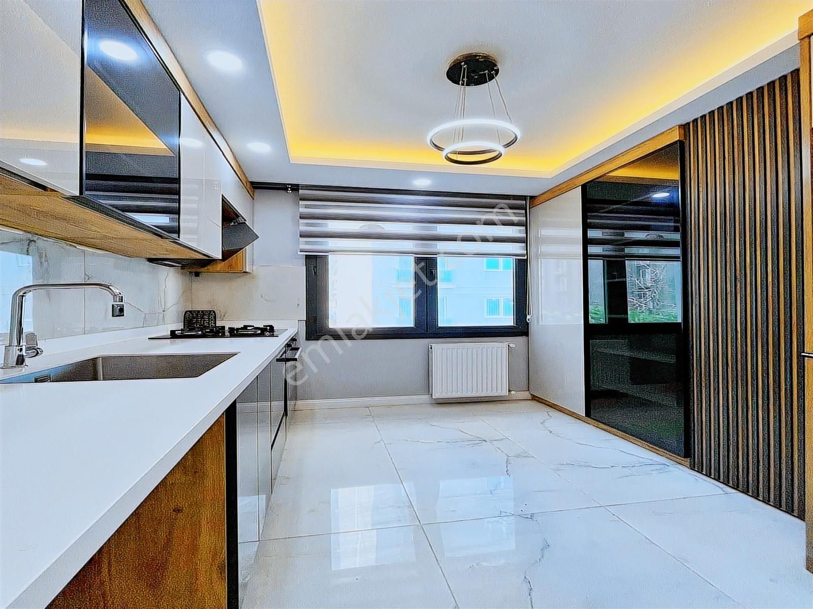 Beylikdüzü Metrobüse Yakın Satılık 2+1 Otoparklı Butik Site - Görsel 18