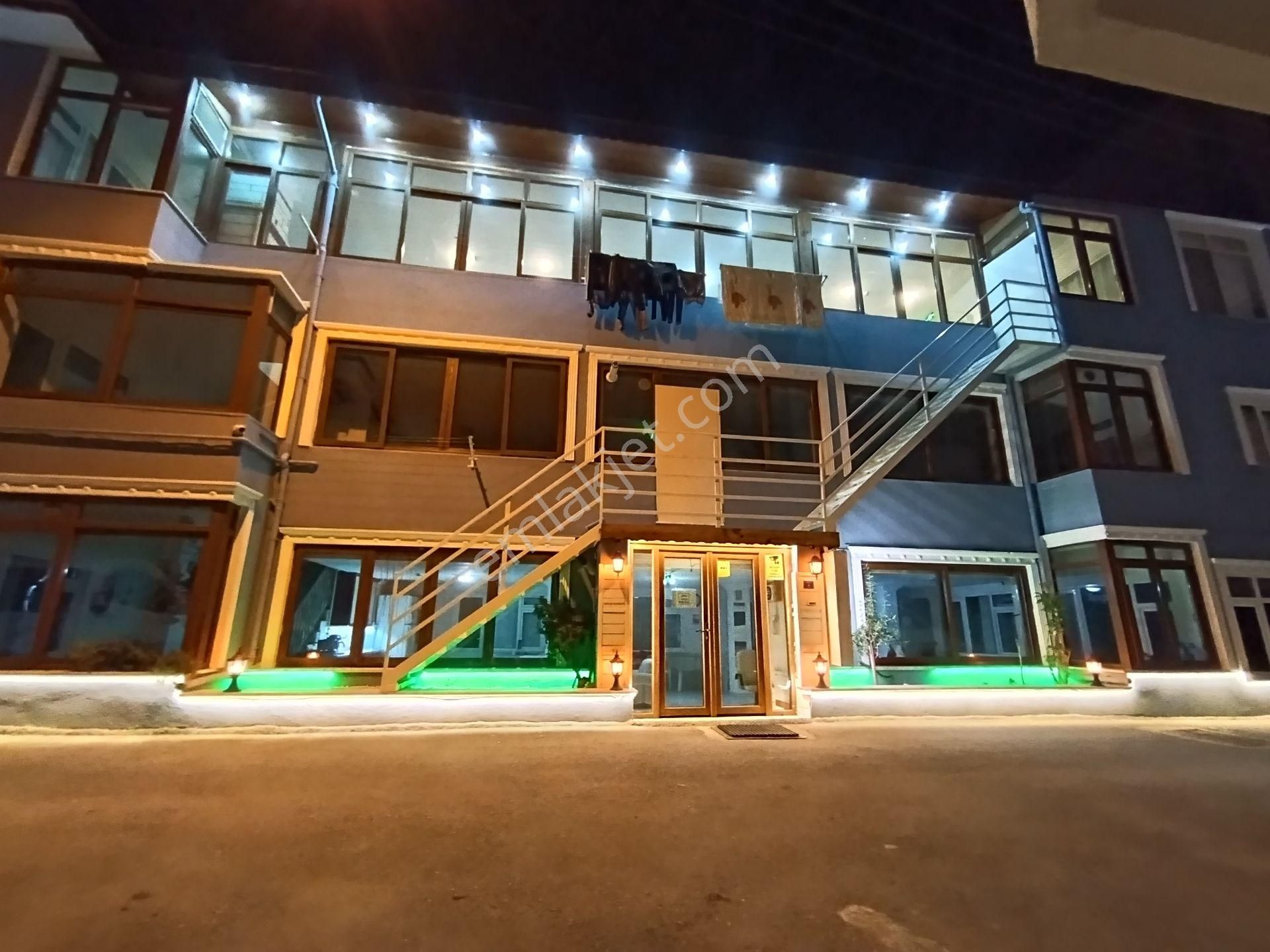 Şanlı Emlaktan...çınarcık Sahilde, Faal Durumda,devren Satılık 30 Odalı Apart Otel